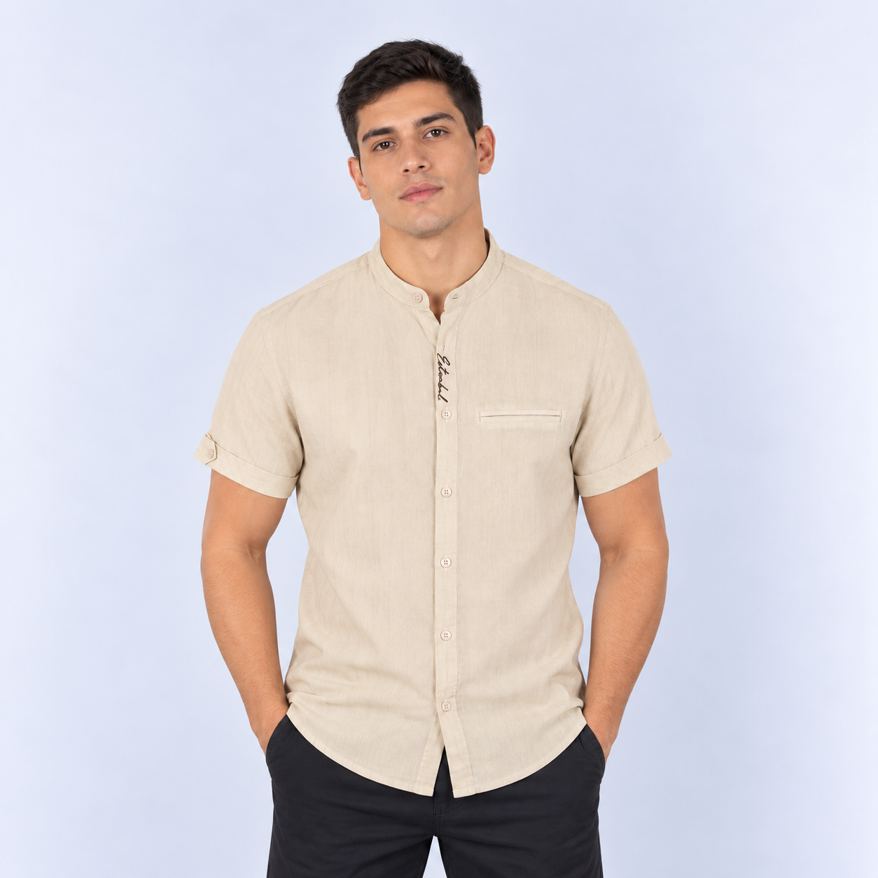 Camisa hombre cuello alto y bordado