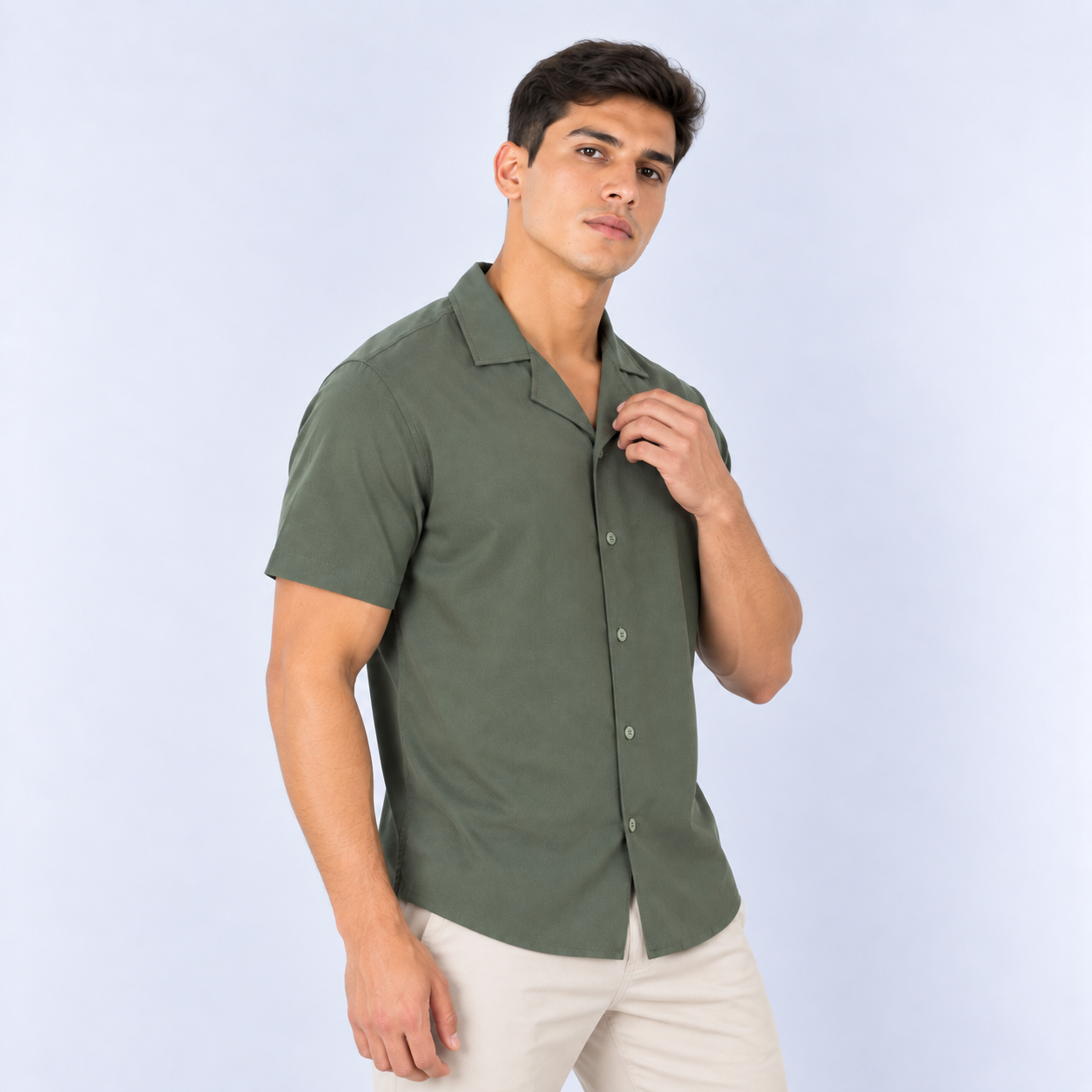 Camisa hombre basica cuello verde