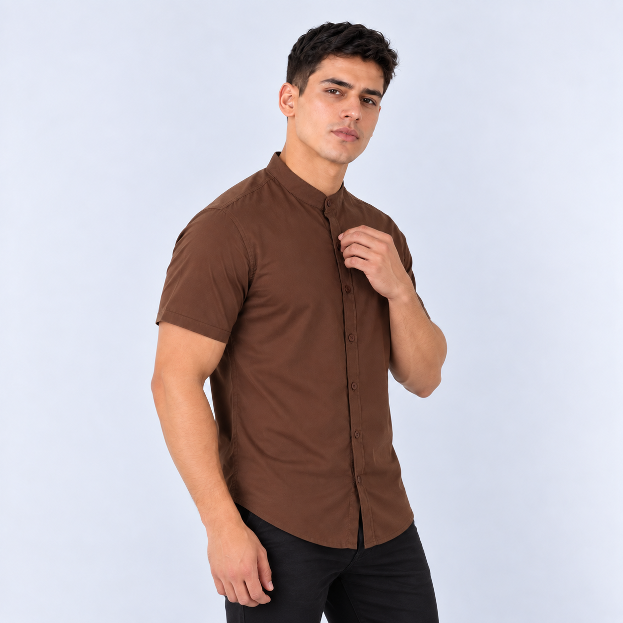 Camisa hombre cuello neru cafe