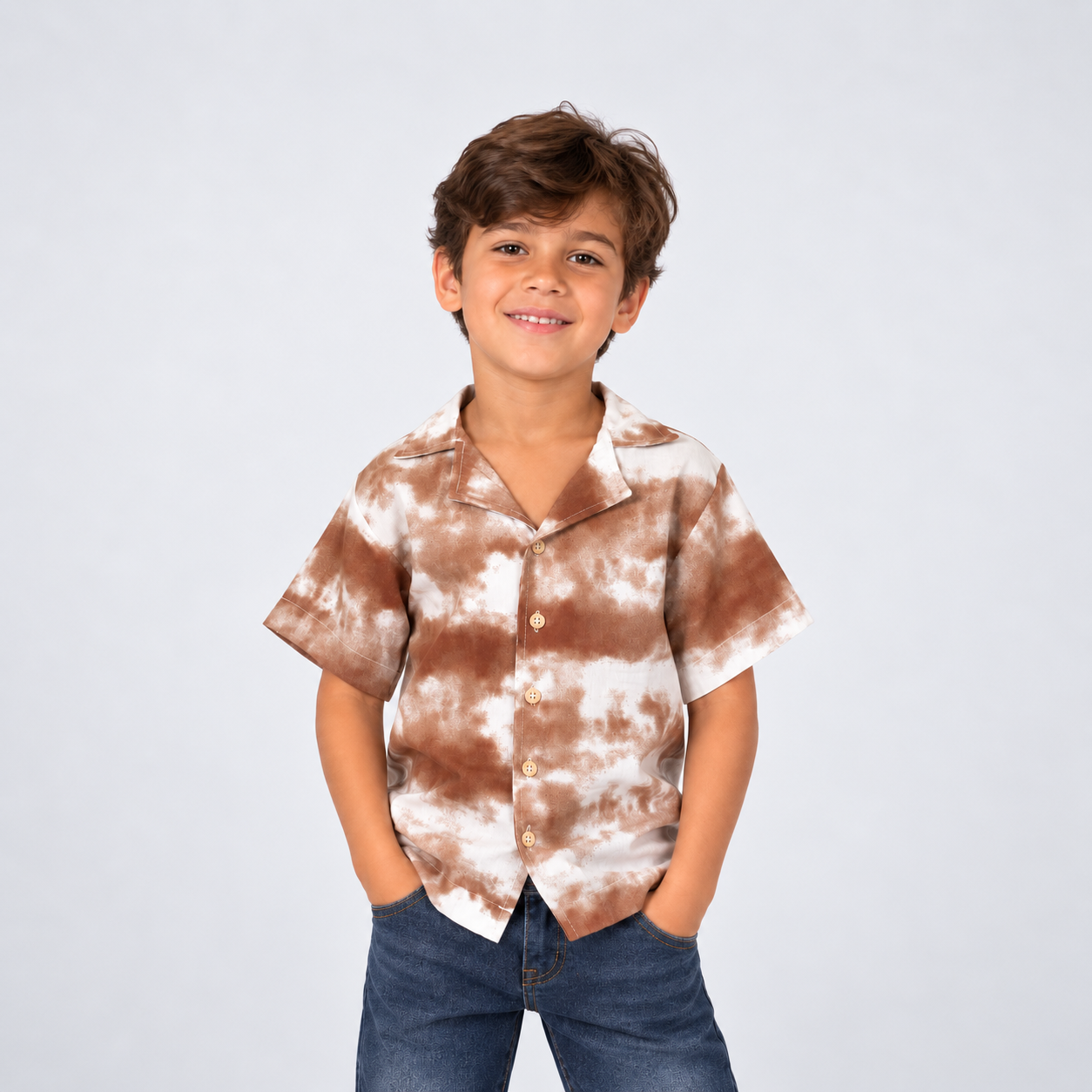 Camisa niño camel decorada