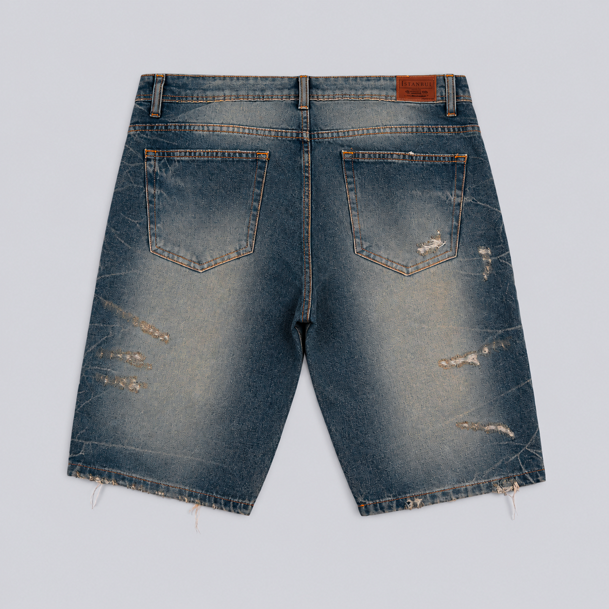 Bermuda hombre con desgaste