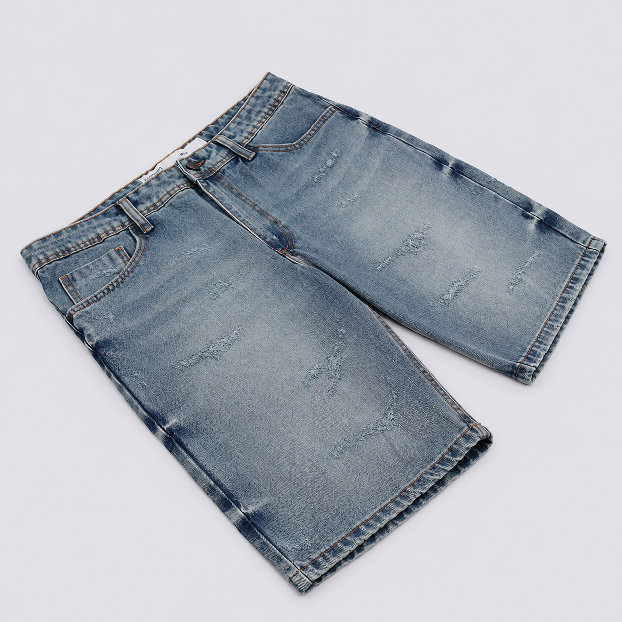Bermuda hombre con desgaste