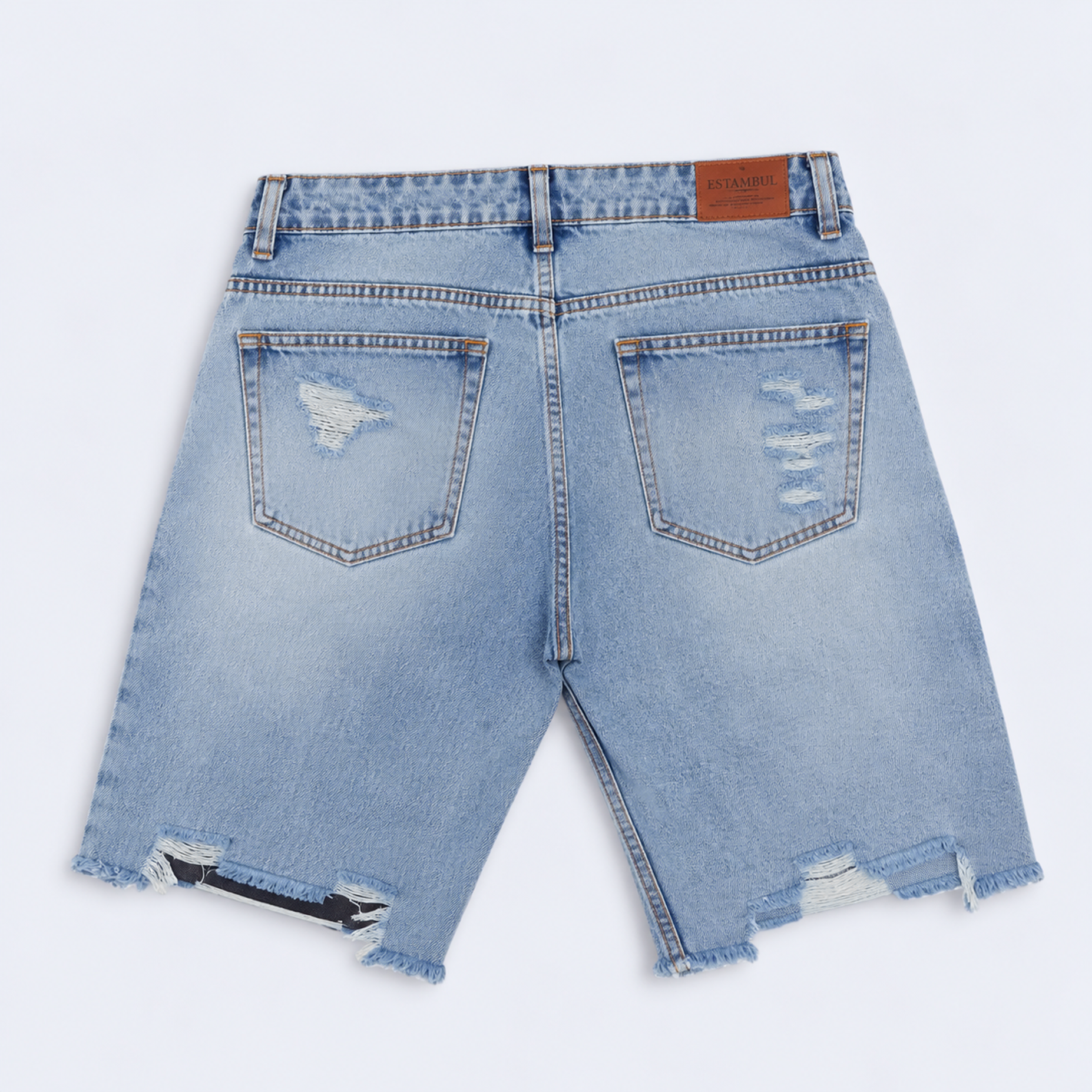 Bermuda hombre con rotos