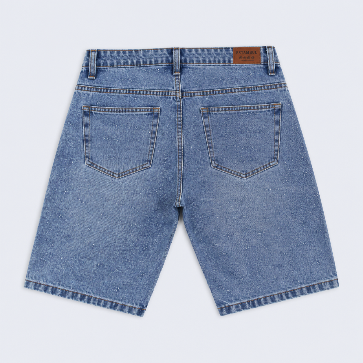 Bermuda hombre con desgaste