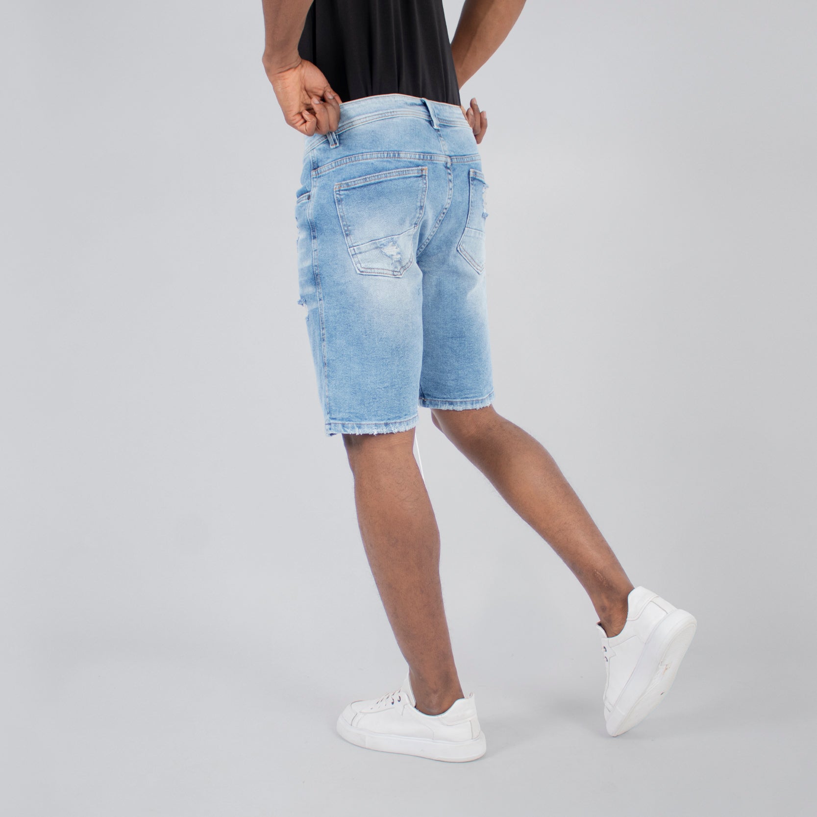 Bermuda hombre  azul medio con rotos