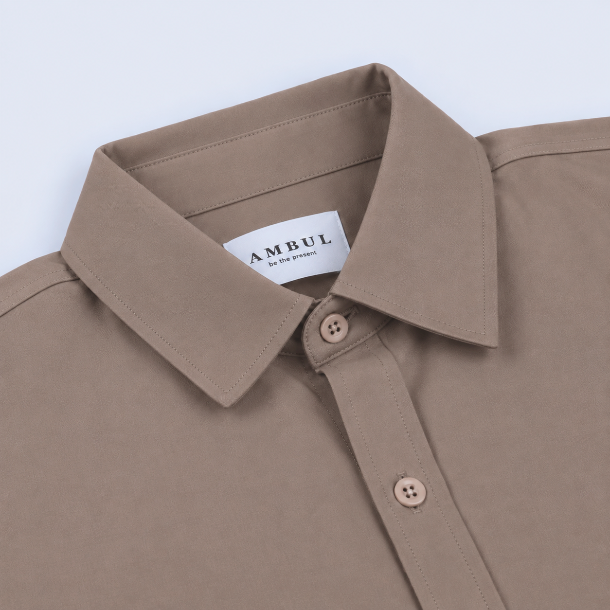 Camisa hombre cuello alto cafe
