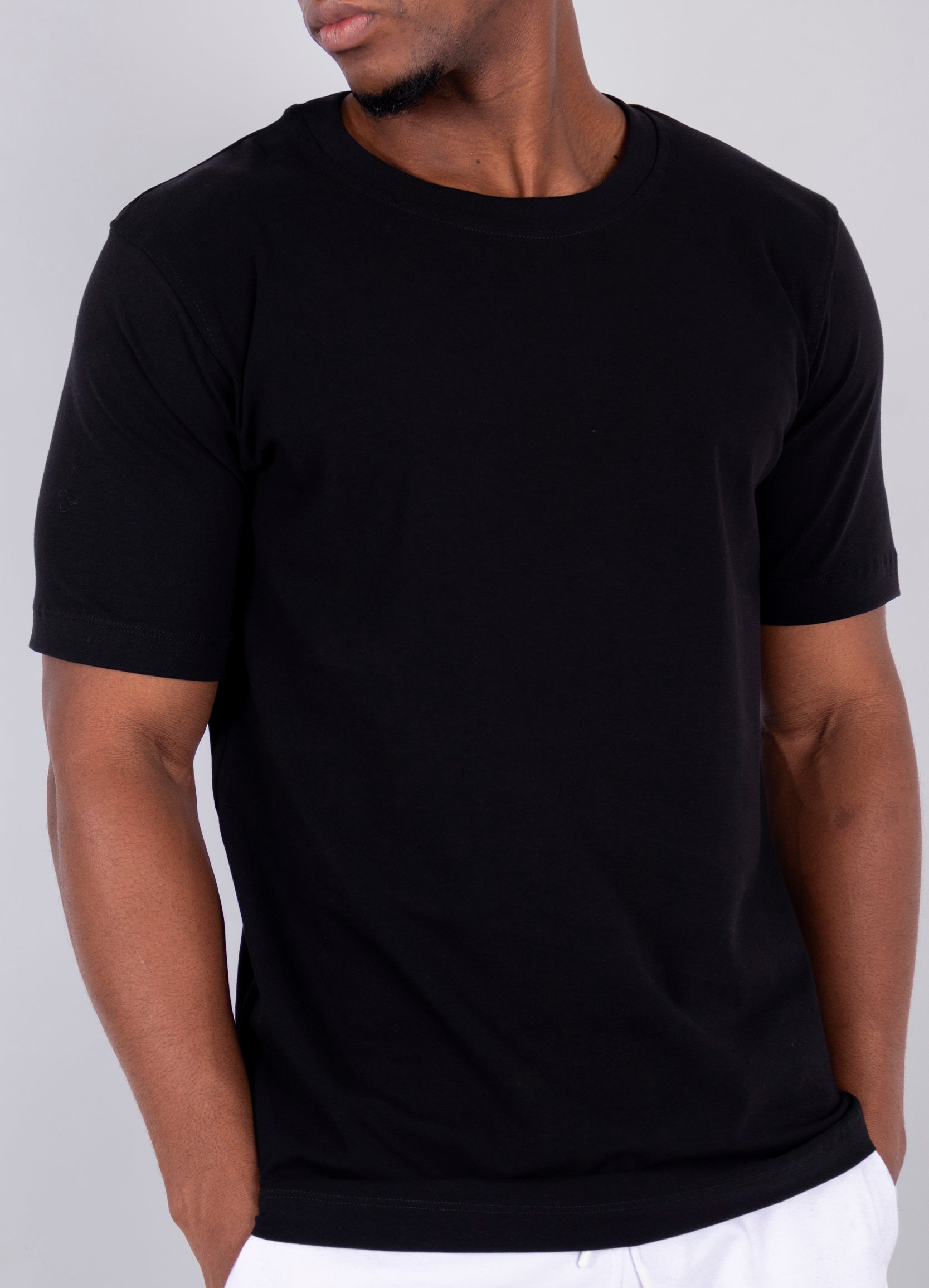Camiseta hombre basica negra