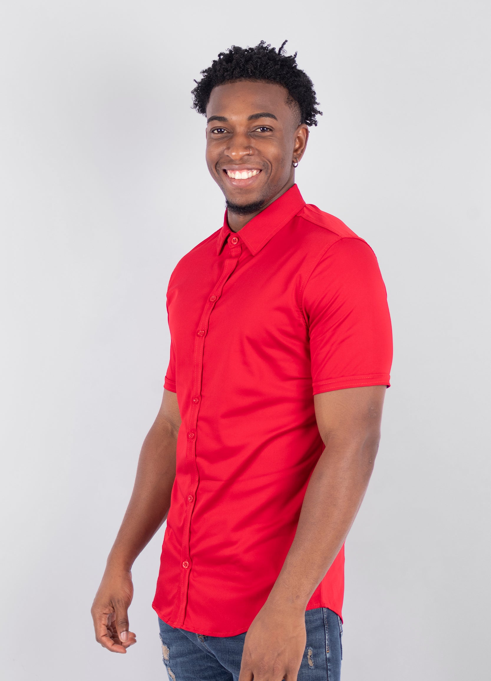Camisa hombre basica cuello rojo