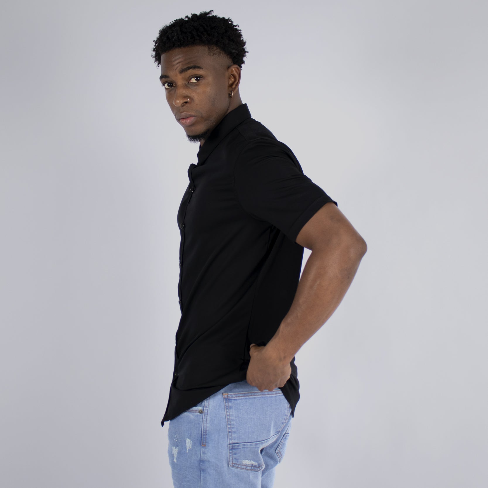 Camisa hombre basica cuello negra