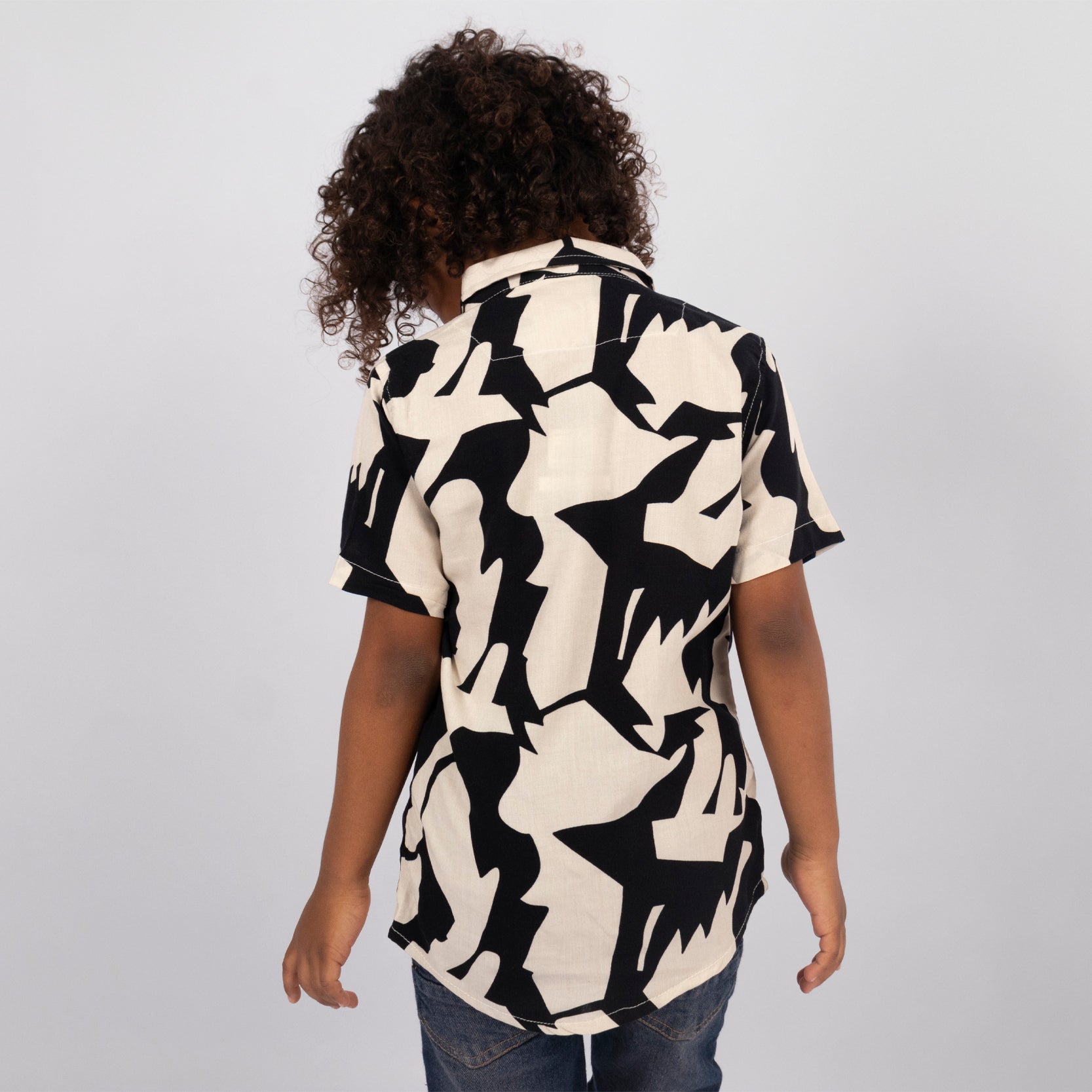 Camisa niño beige negro
