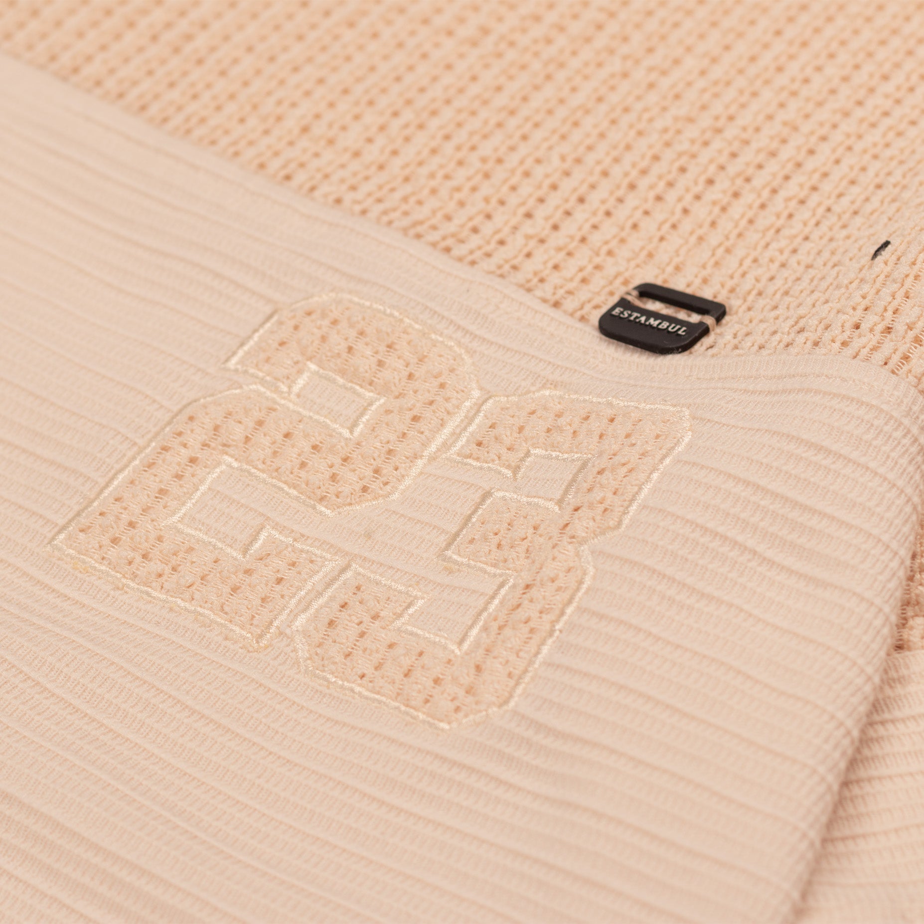 Oversize hombre cortes maya