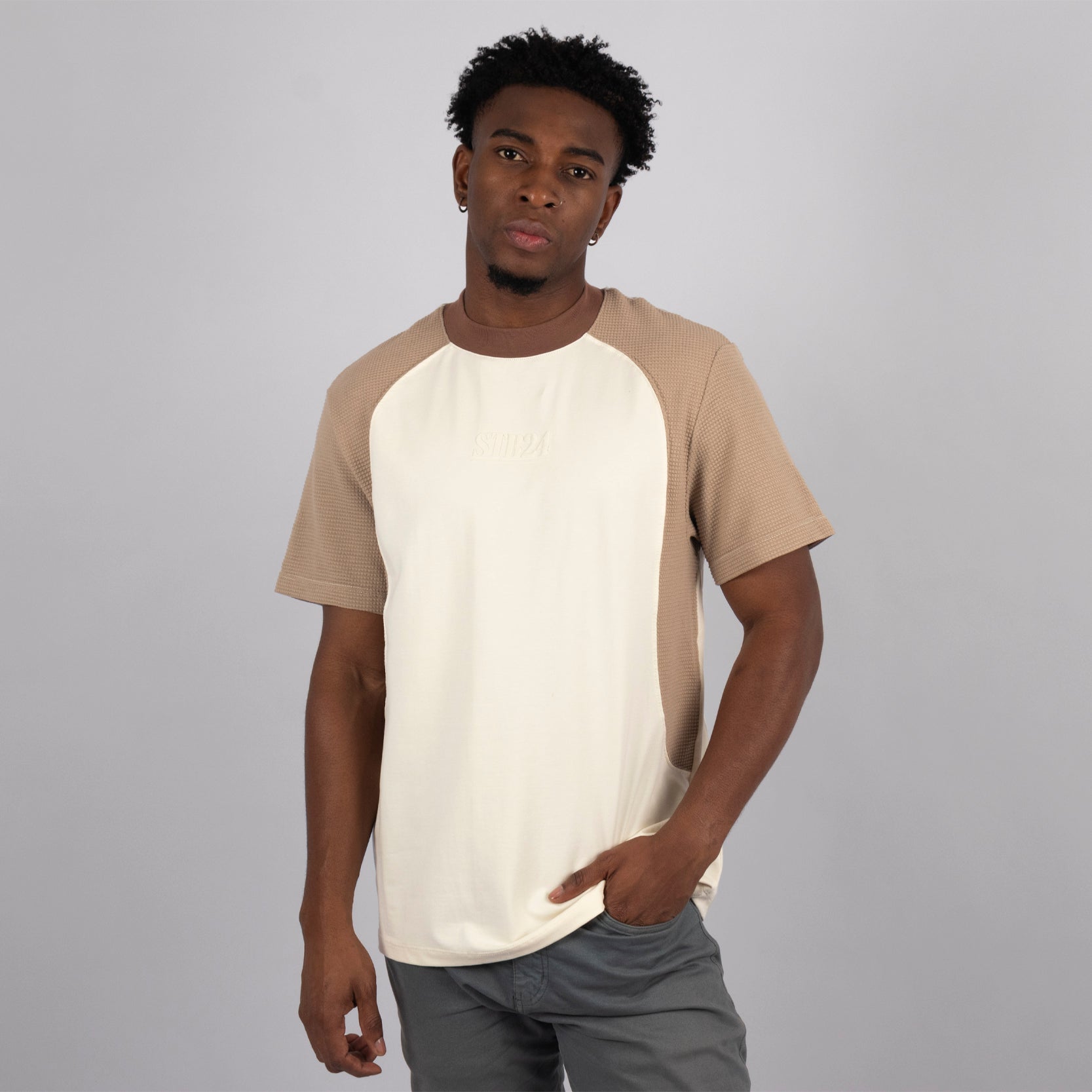 Camiseta adulto cortes textura