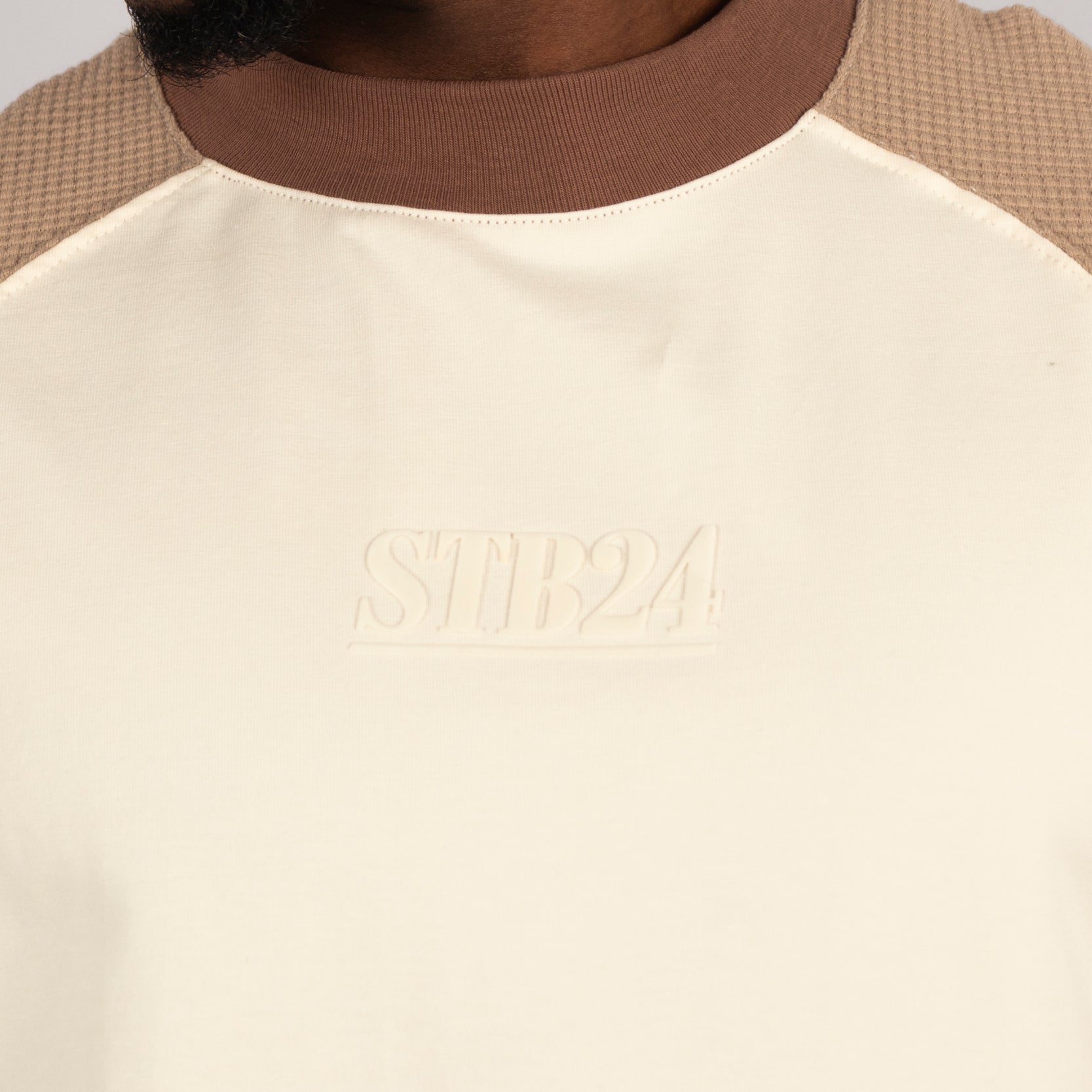 Camiseta adulto cortes textura