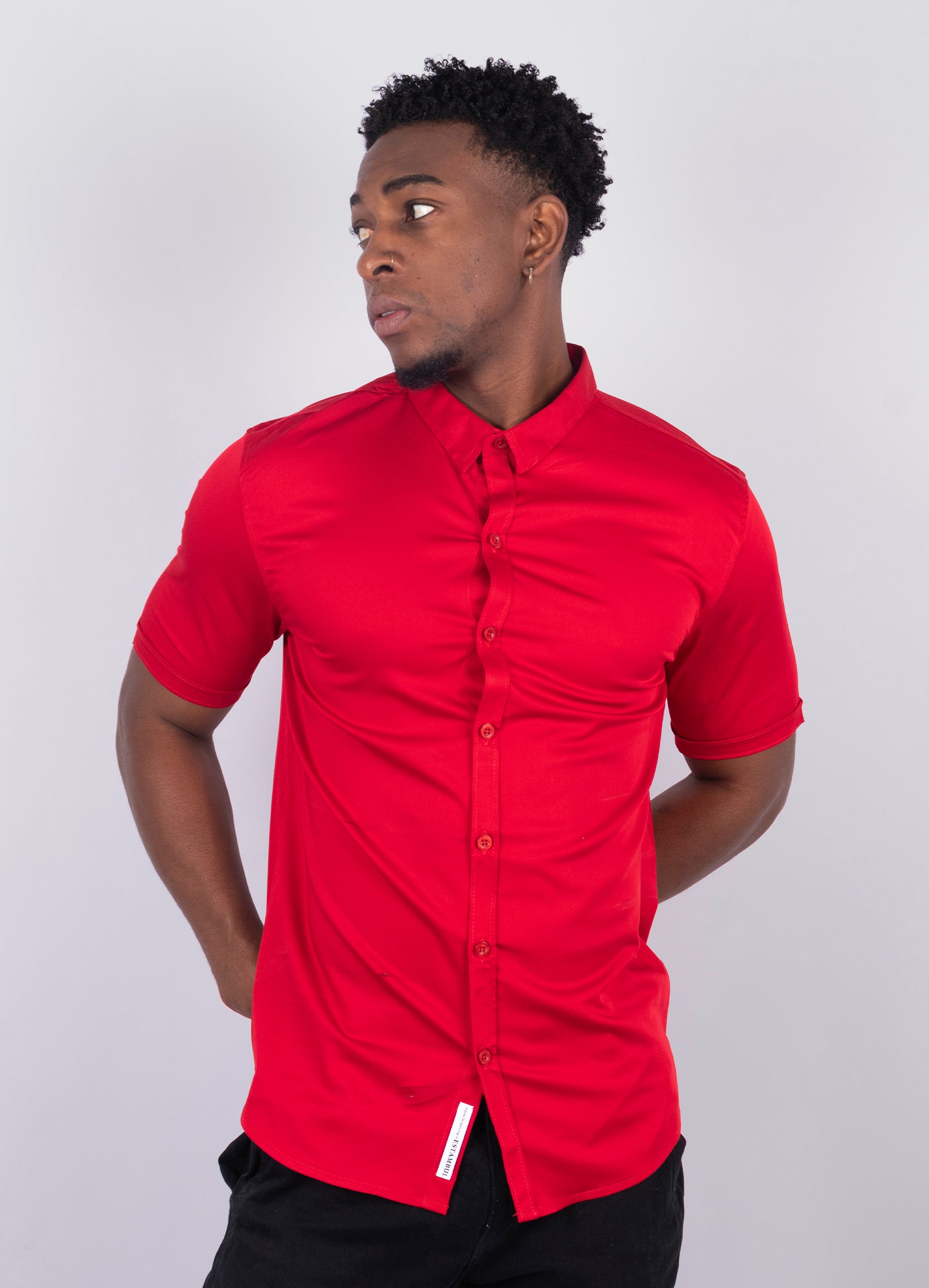 Camisa hombre cuello roja
