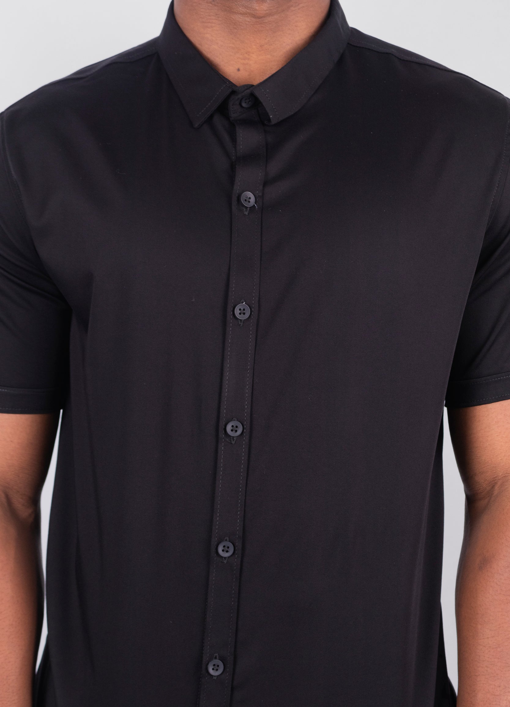 Camisa hombre cuello alto Negra