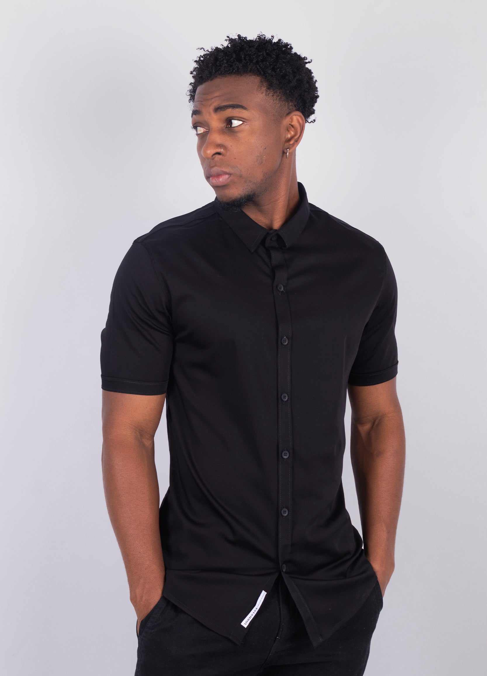 Camisa hombre cuello alto Negra