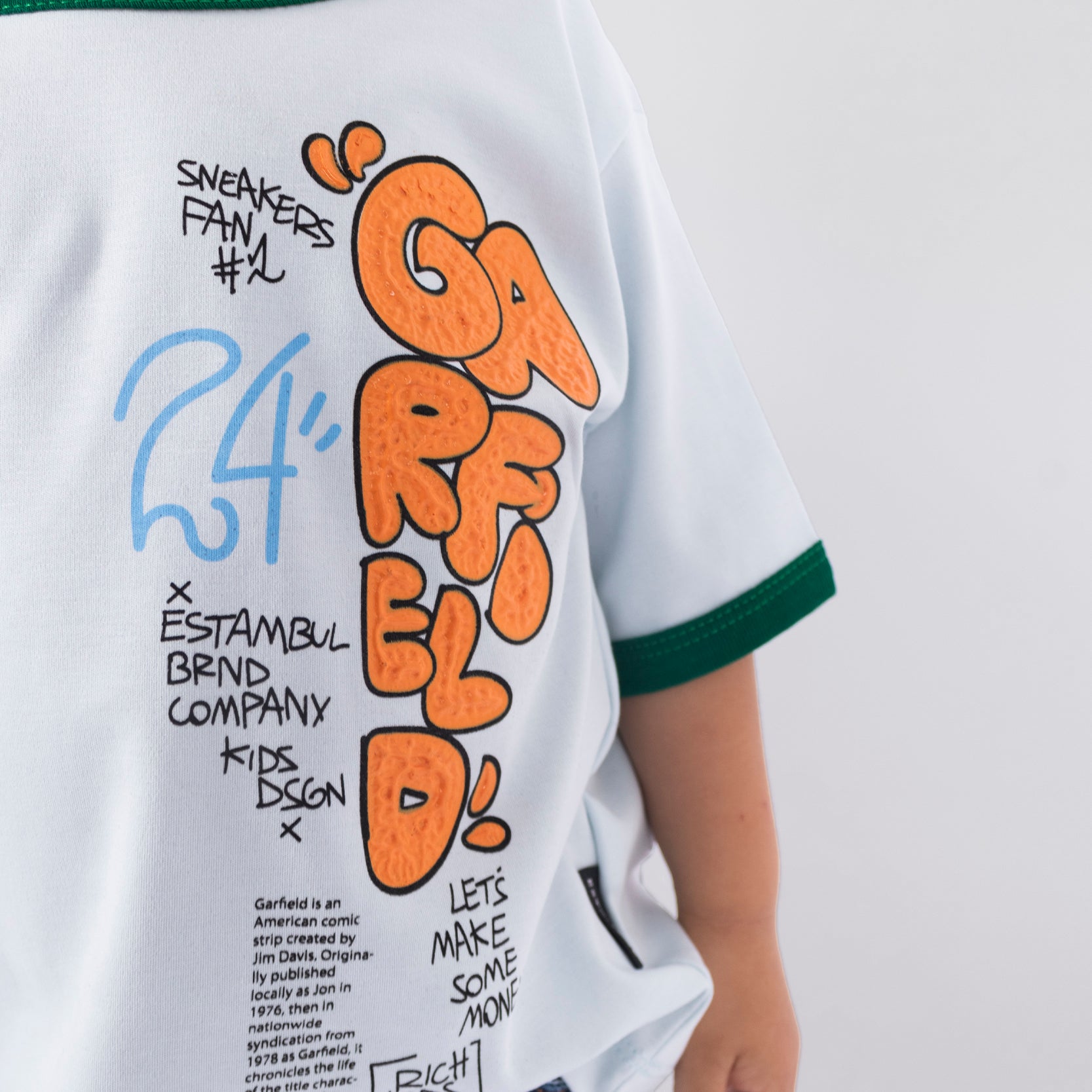 Oversize baby Garfield