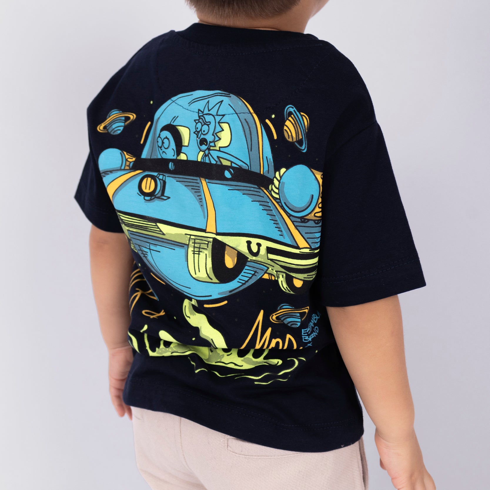 Oversize baby Rick y Morty