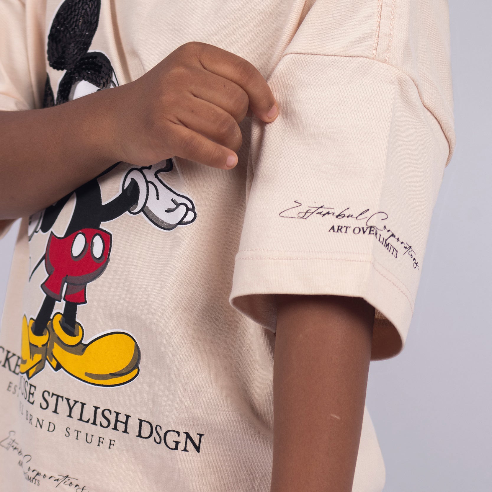 Oversize niño Mickey Mouse