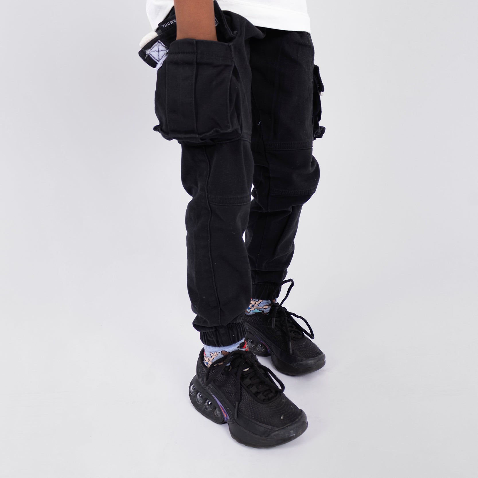 Jogger cargo niño Negro