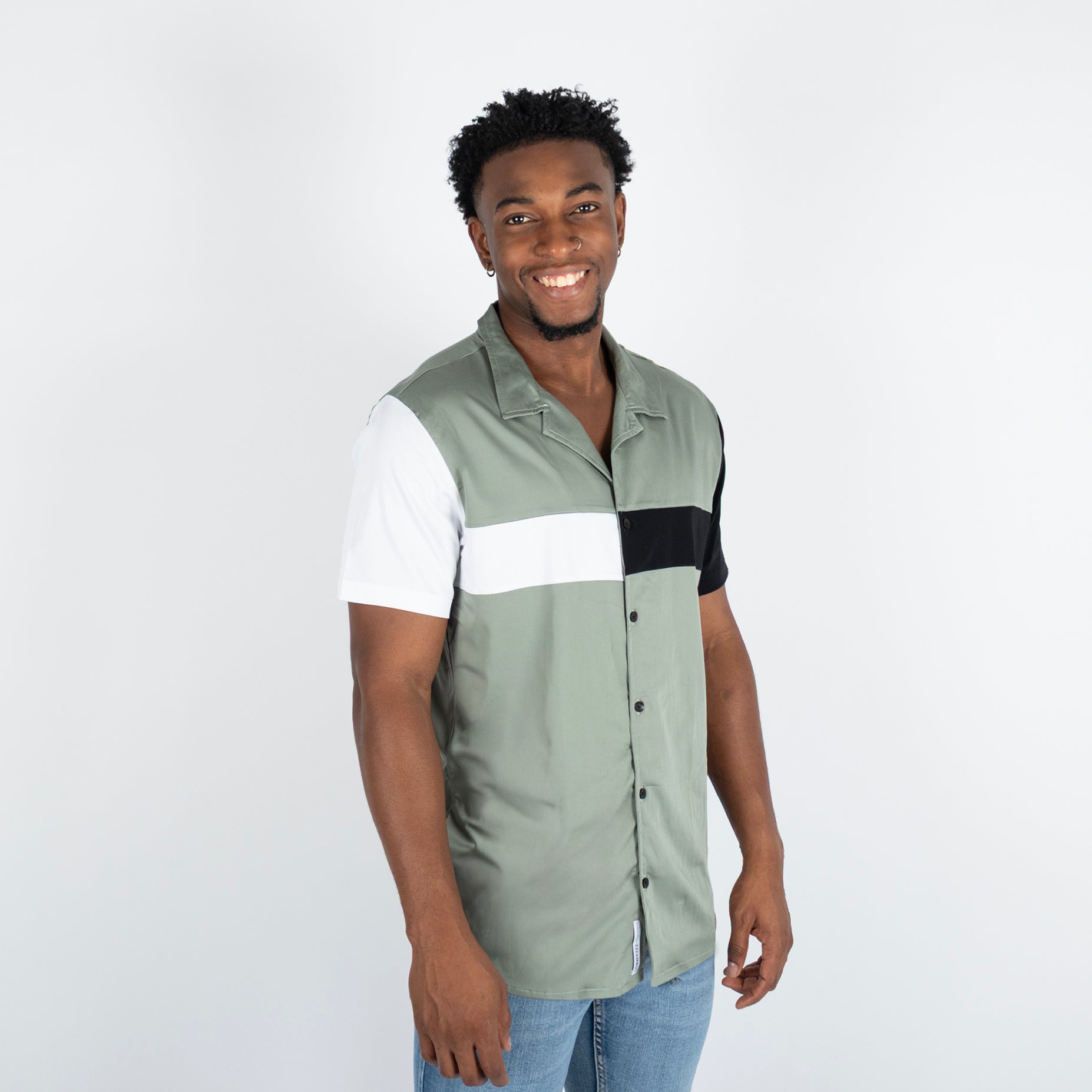 Camisa hombre cortes verde clara