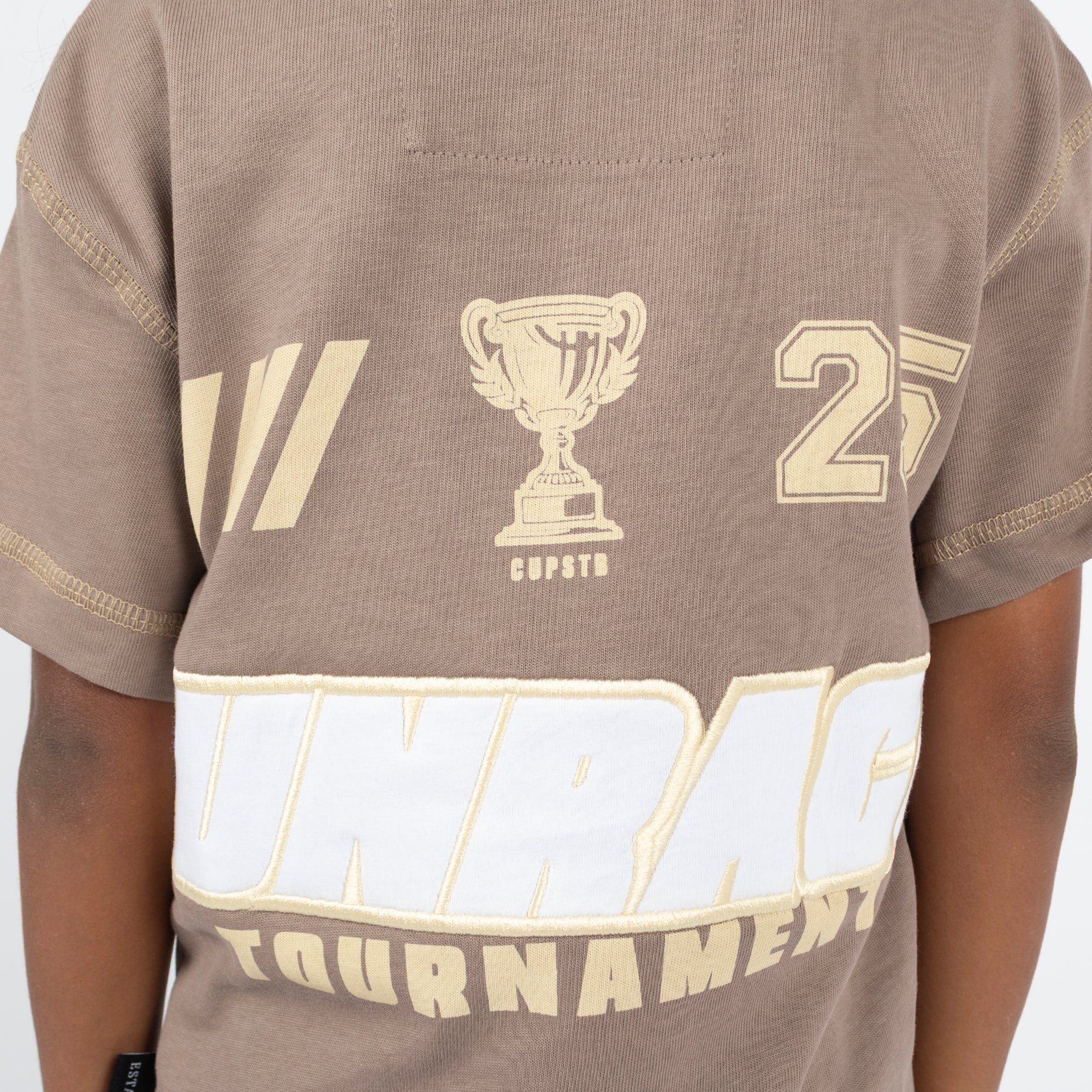 Oversize niño International Estambul