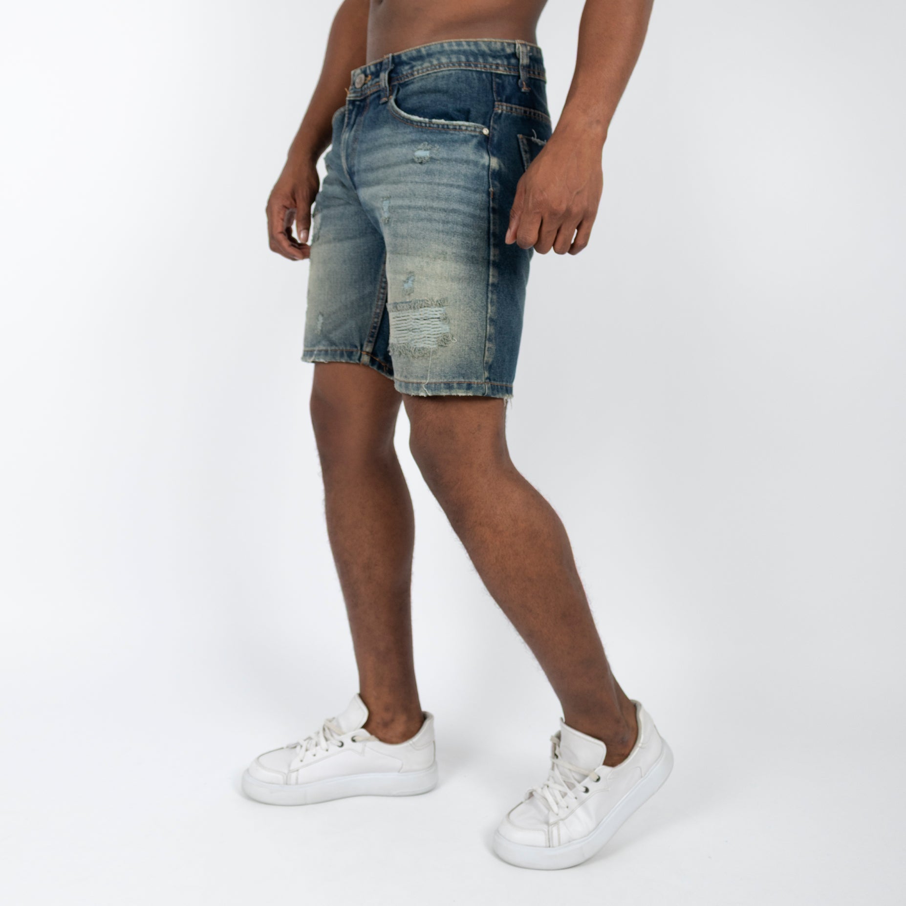 Bermuda hombre con rotos