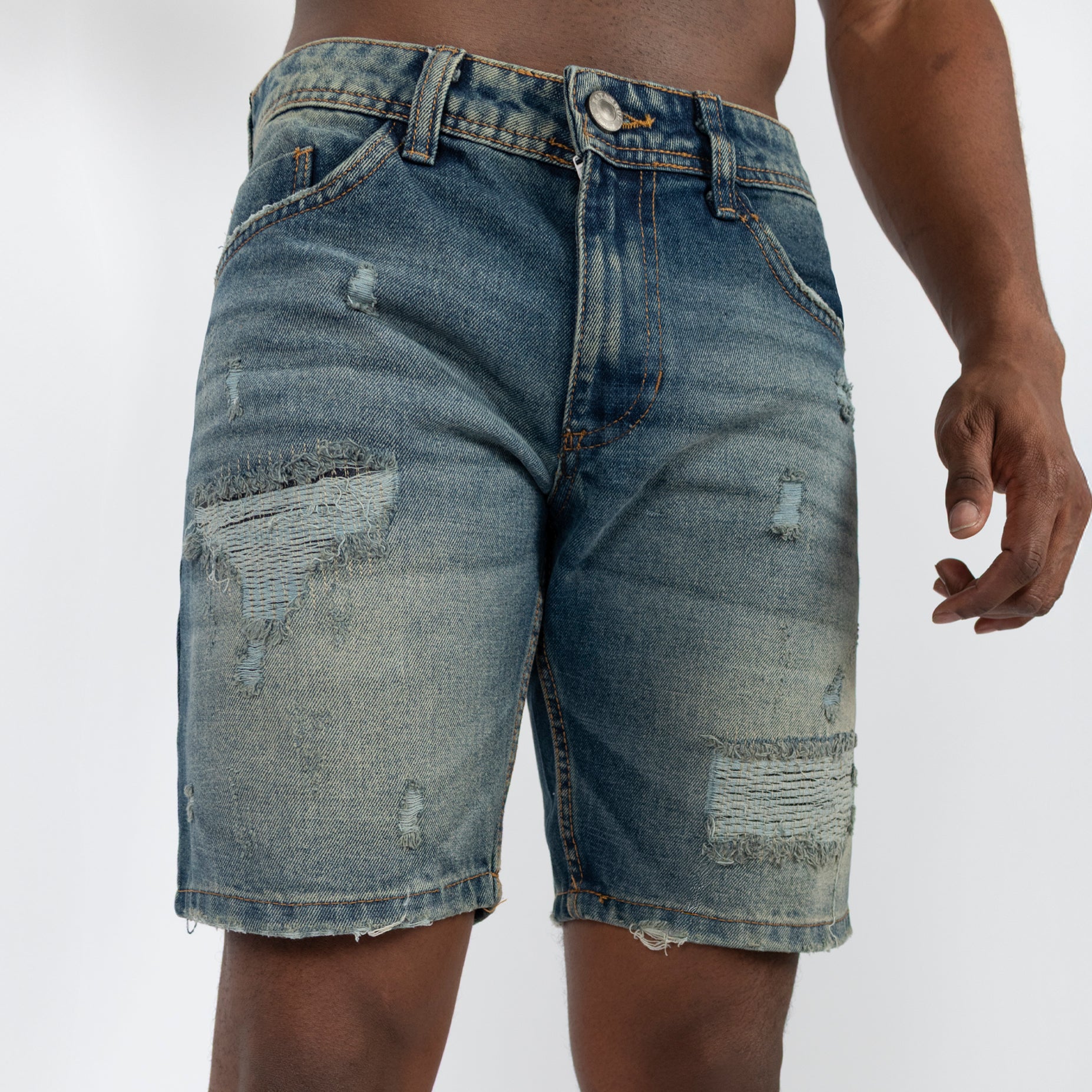 Bermuda hombre con rotos