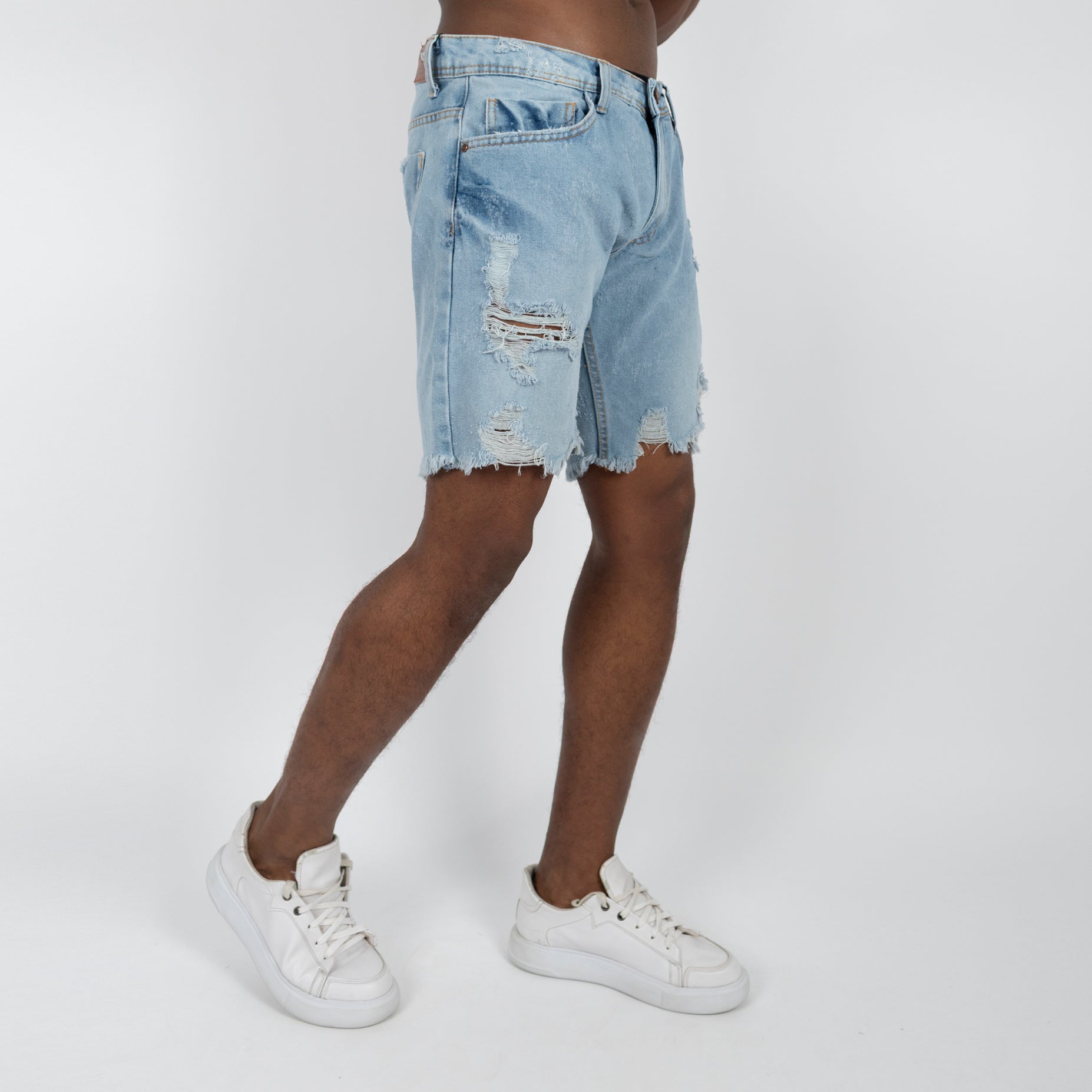 Bermuda hombre con rotos