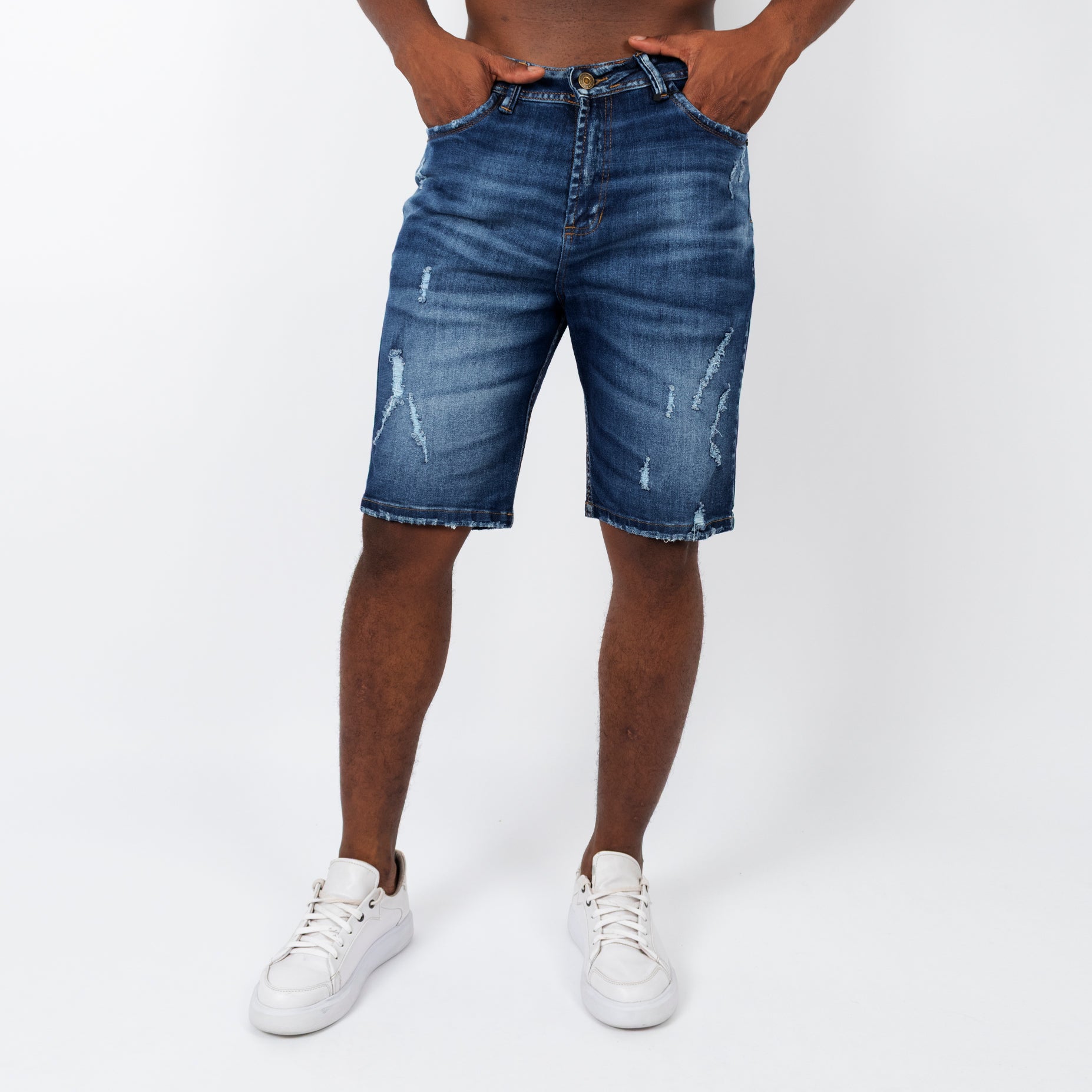 Bermuda hombre azul con degaste