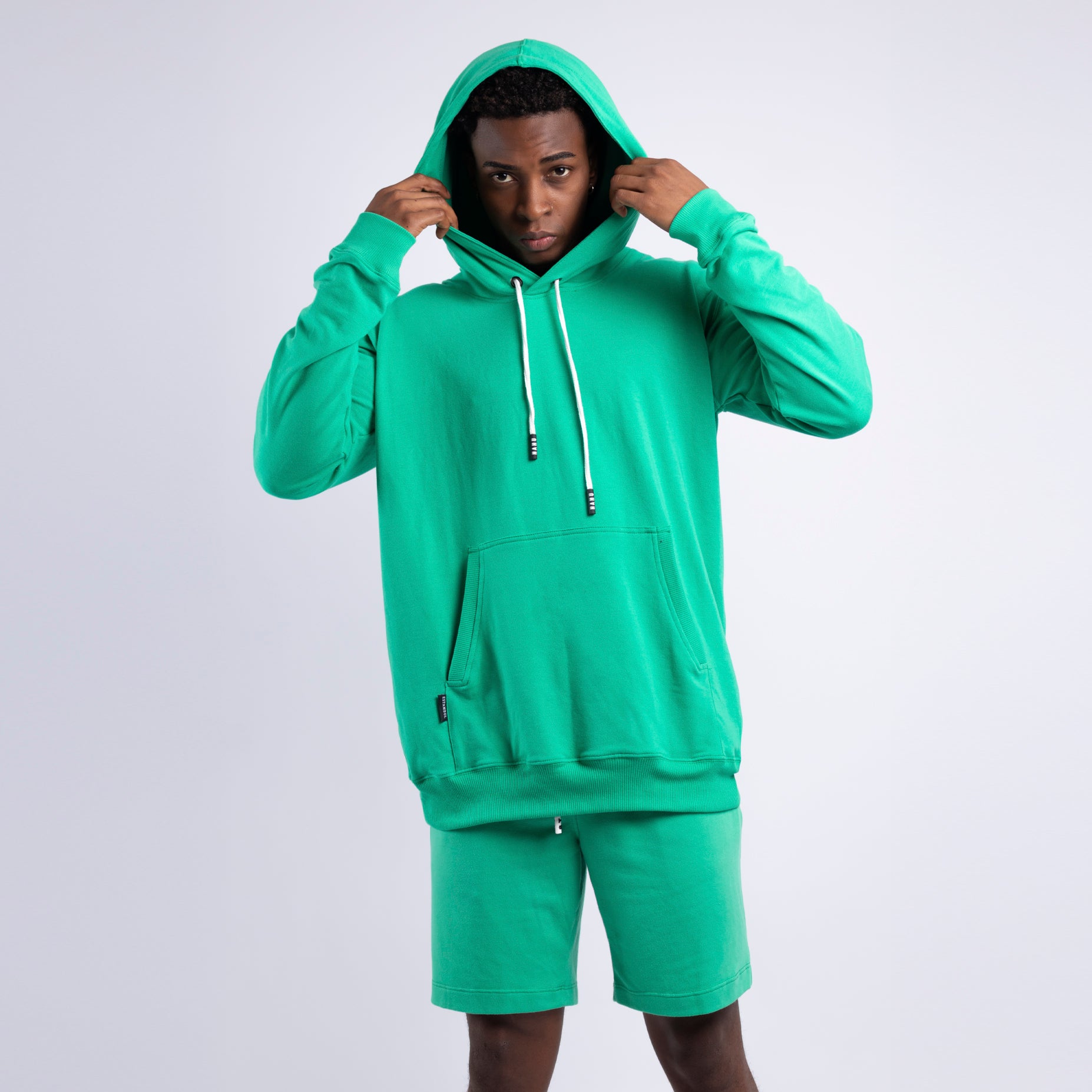 Conjunto hombre capucha verde