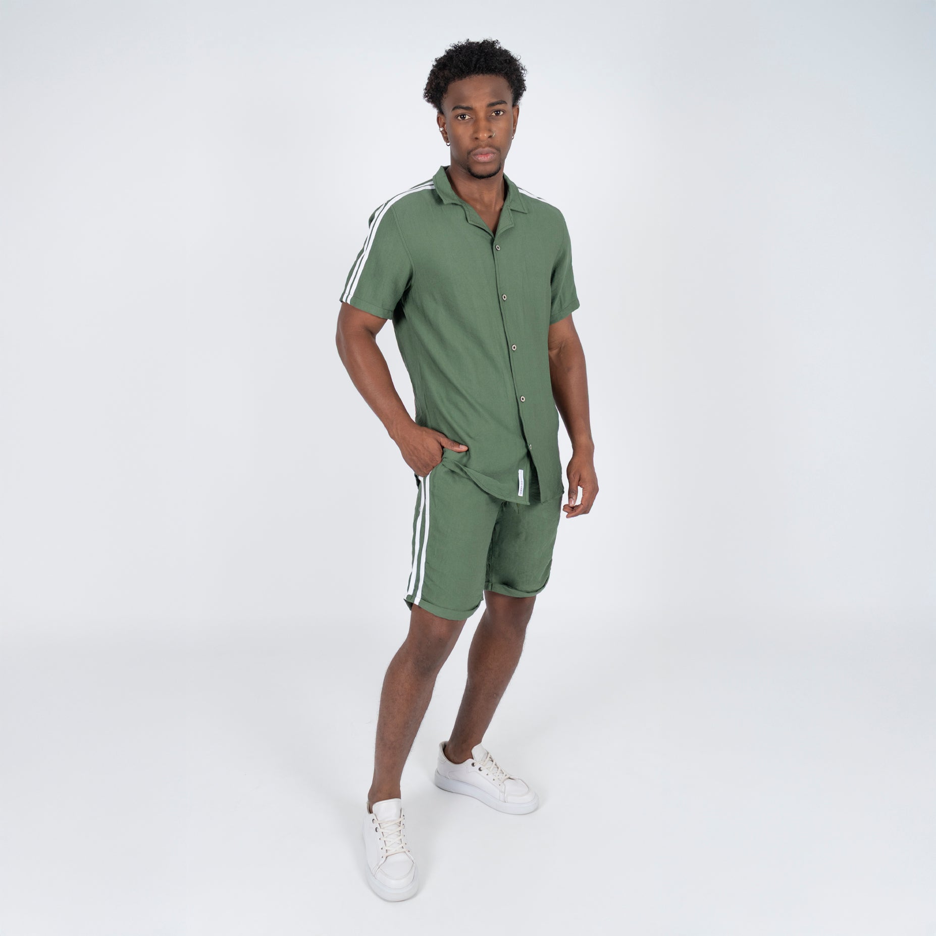 Conjunto hombre lineas verde