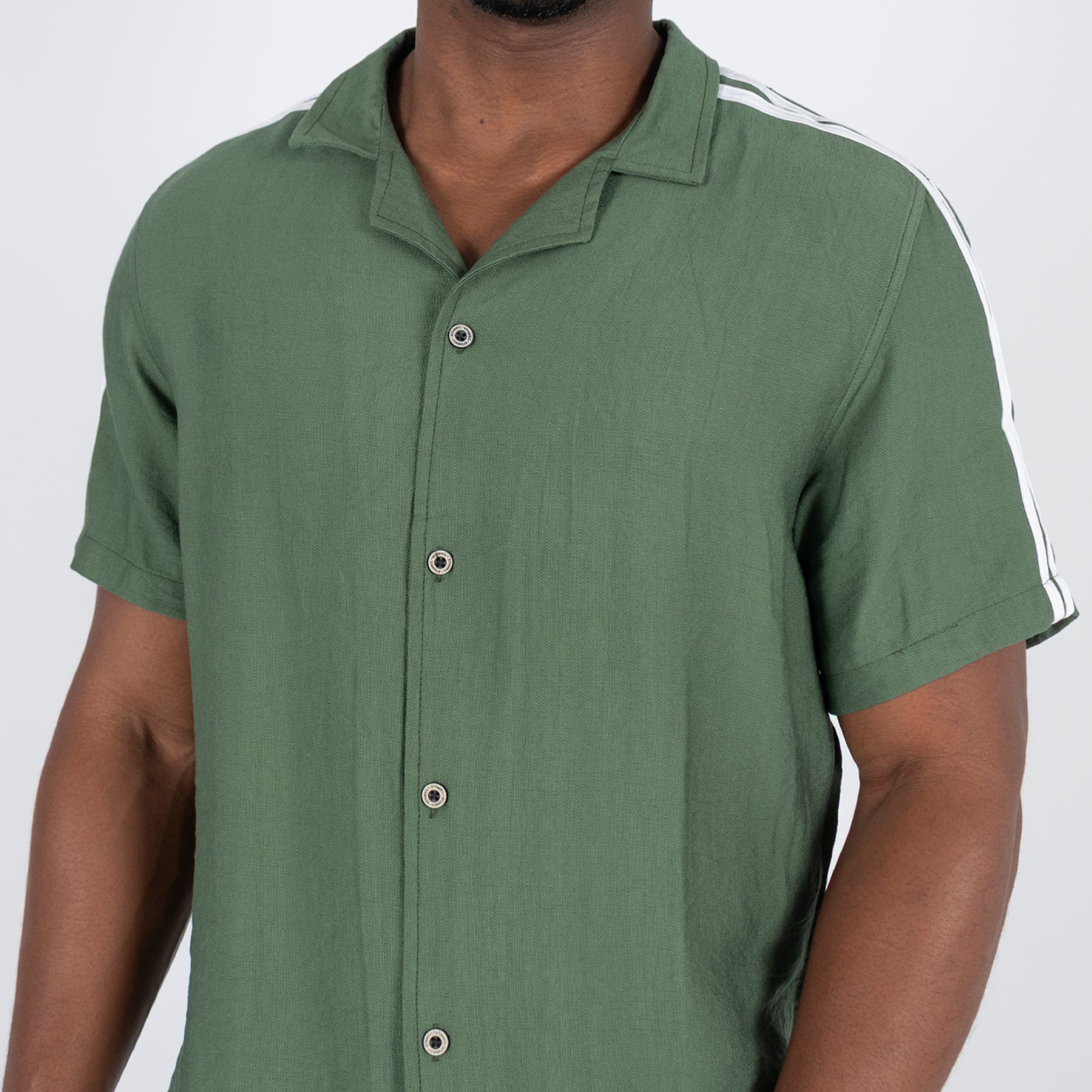 Conjunto hombre lineas verde