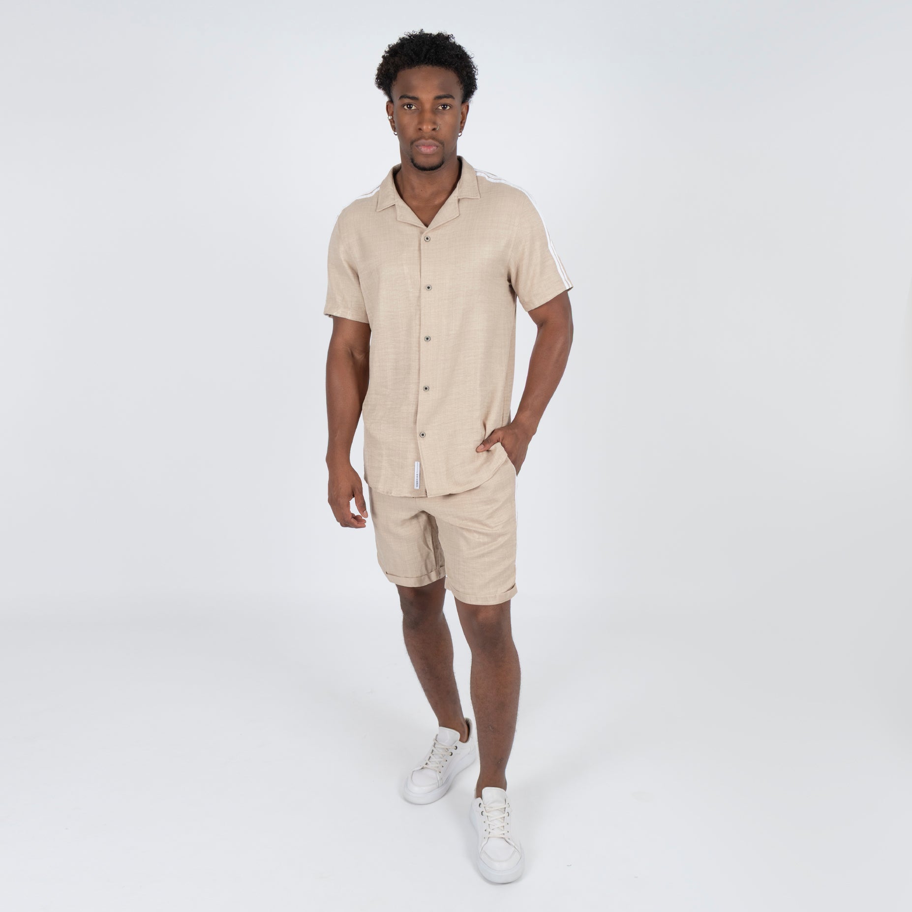 Conjunto hombre lineas taupe