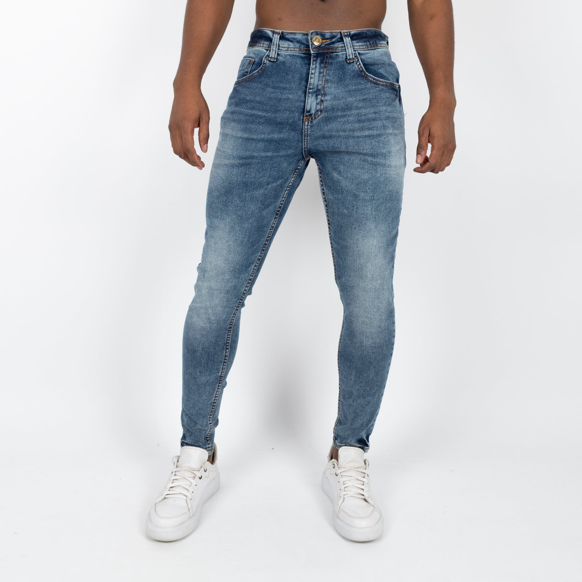 Jean hombre skinny con desgaste