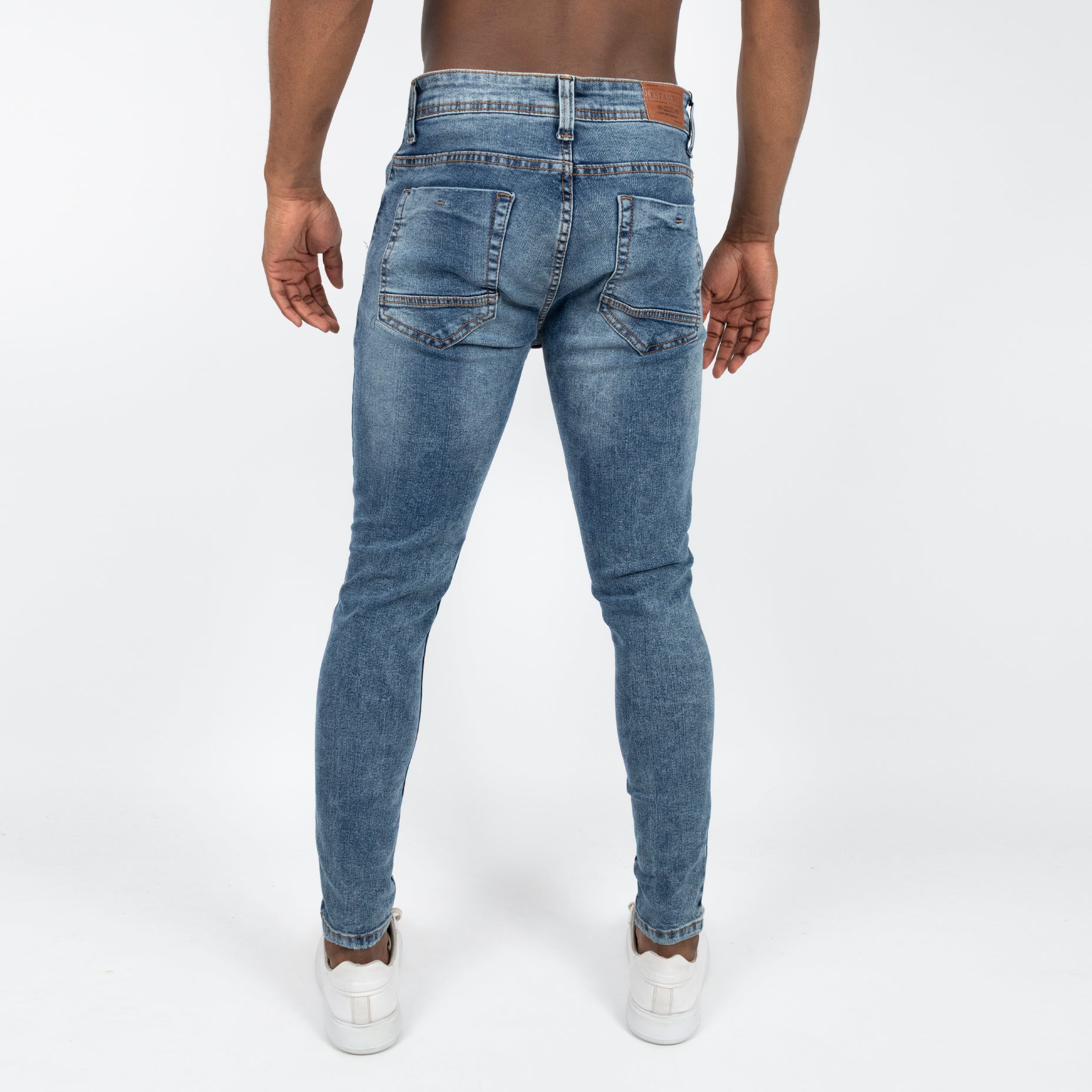 Jean hombre skinny con desgaste
