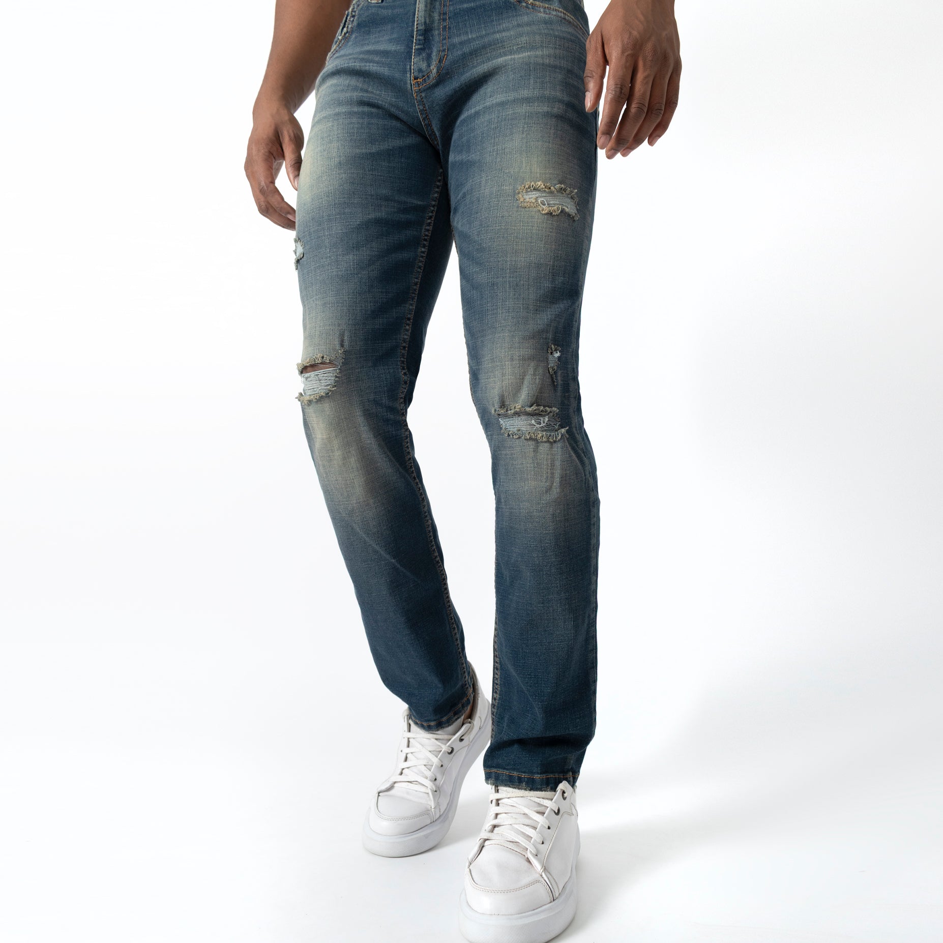 Jean hombre recto con rotos