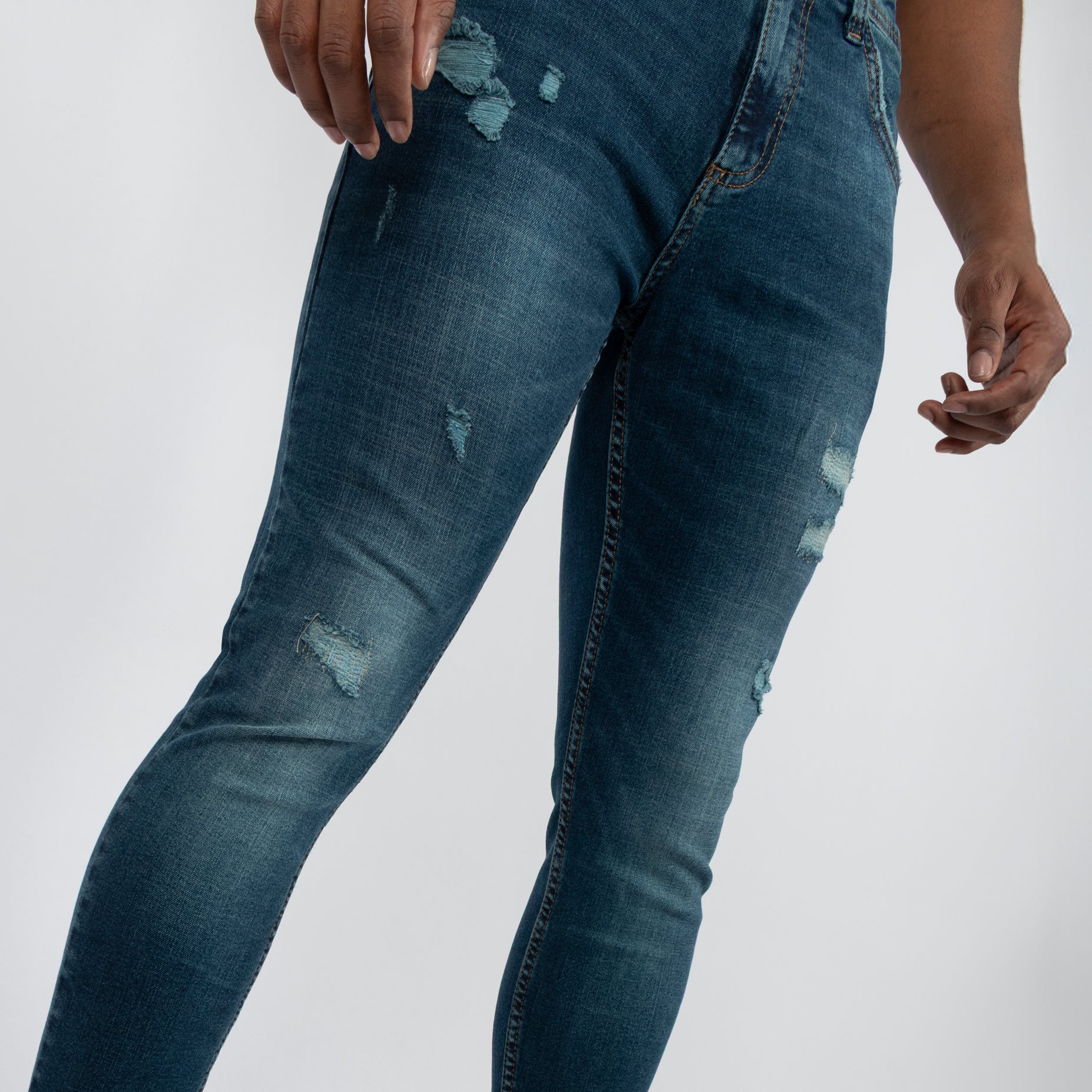 Jean hombre skinny con rotos