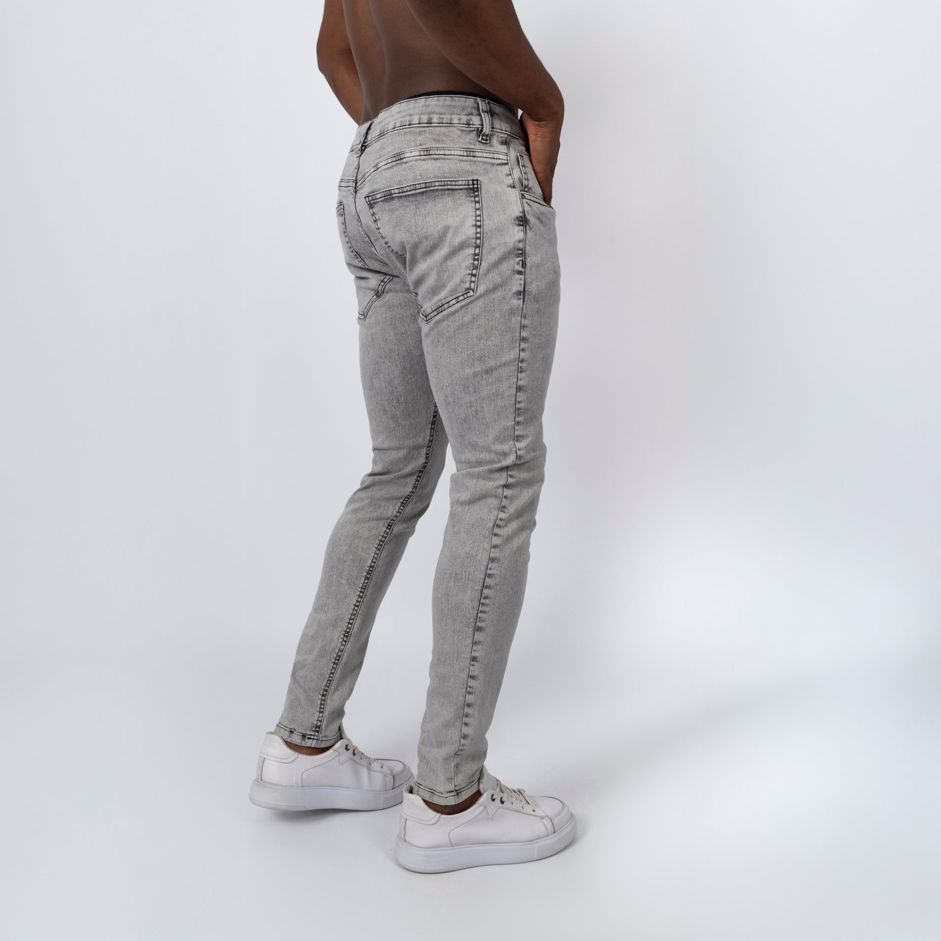 Jean hombre skinny gris