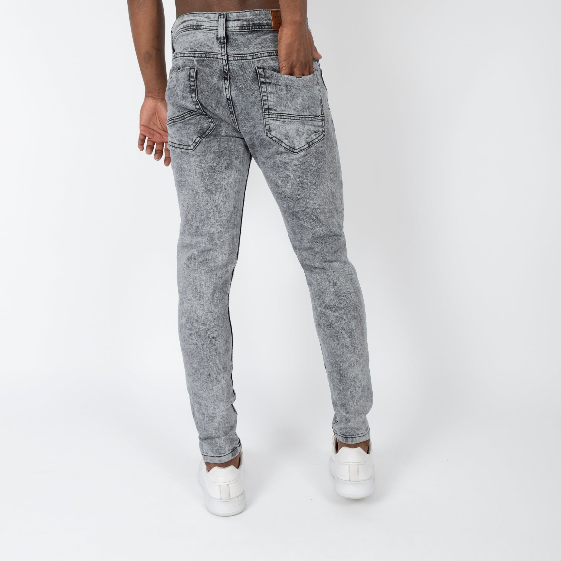 Jean hombre skinny gris claro