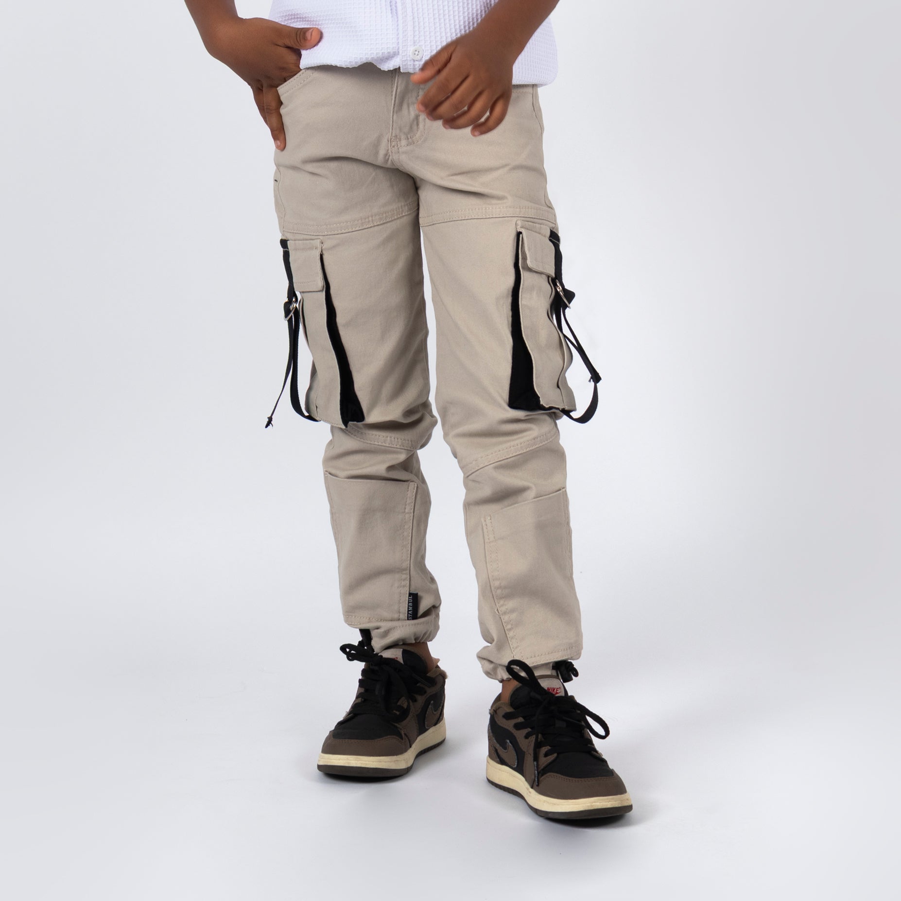 Jogger niño cargo beige claro