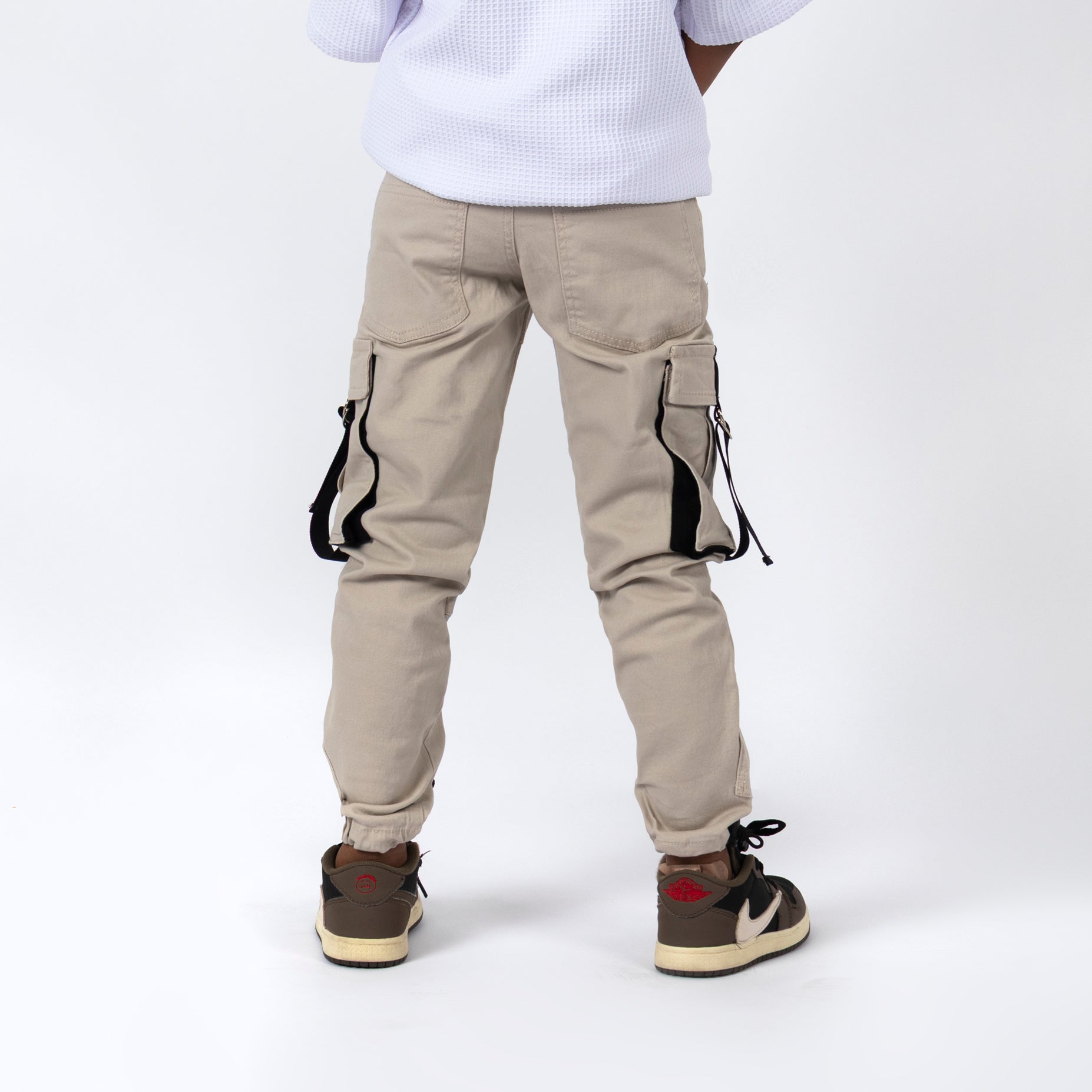 Jogger niño cargo beige claro
