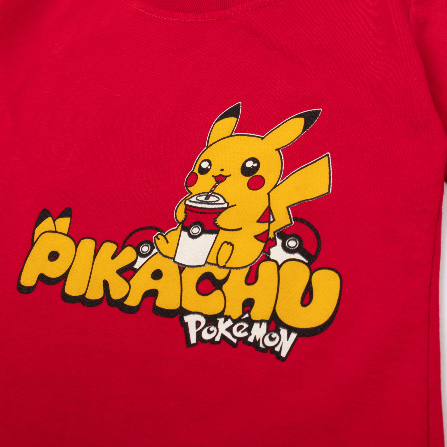 Oversize niño Pikachu