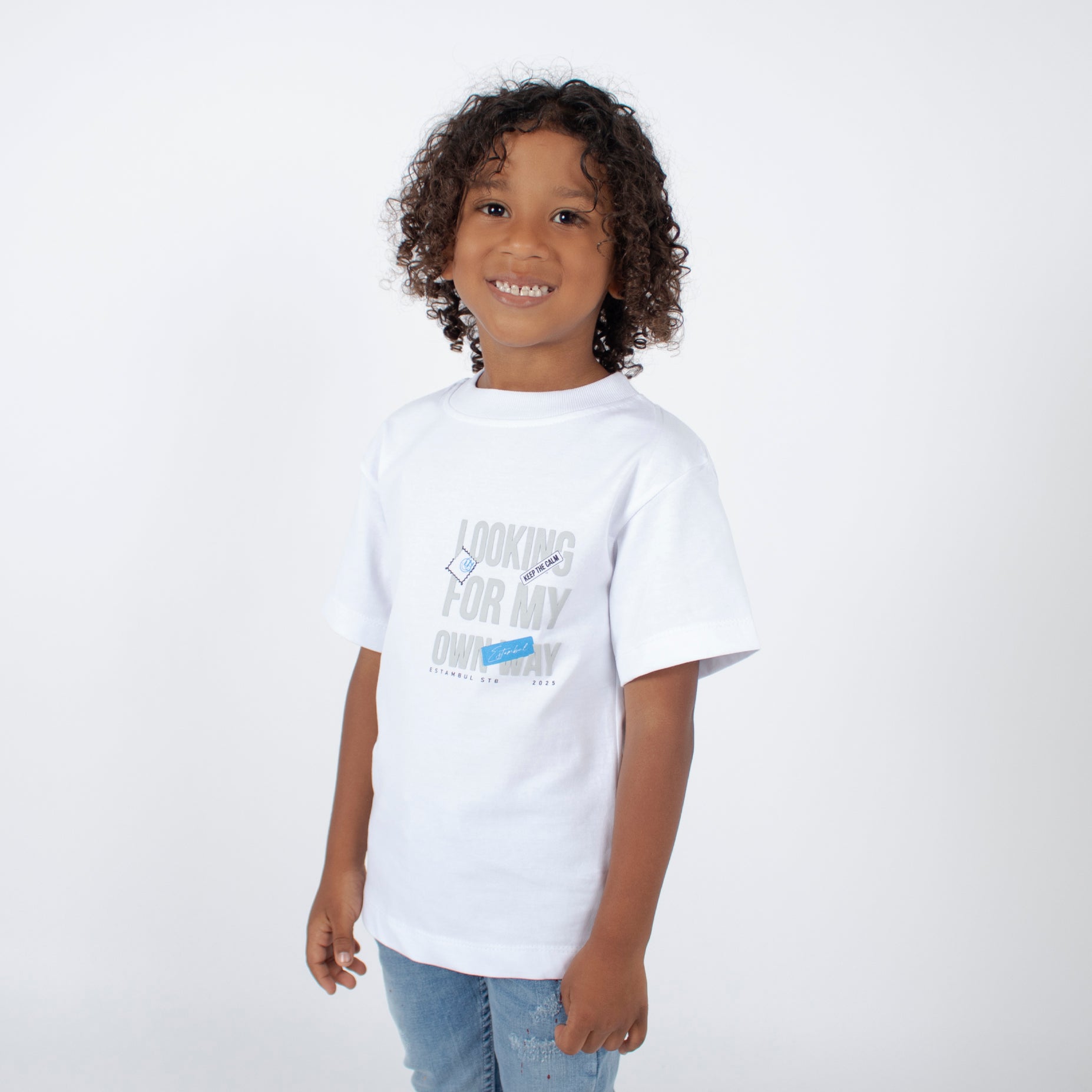 Oversize niño Looking