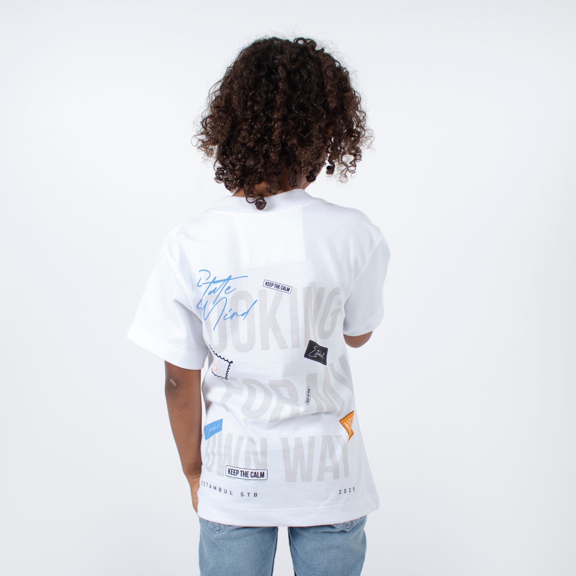 Oversize niño Looking