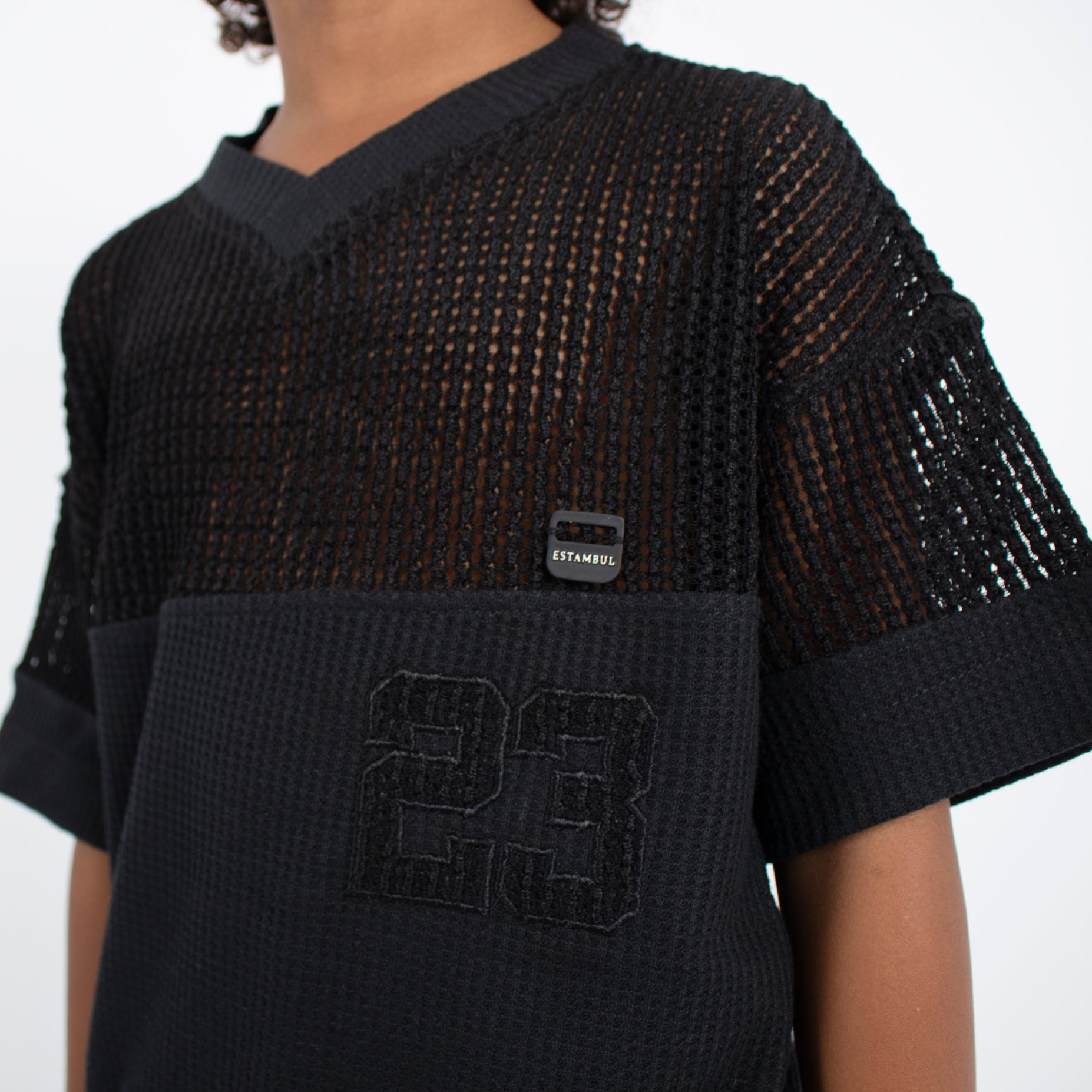 Oversize niño cortes maya negra