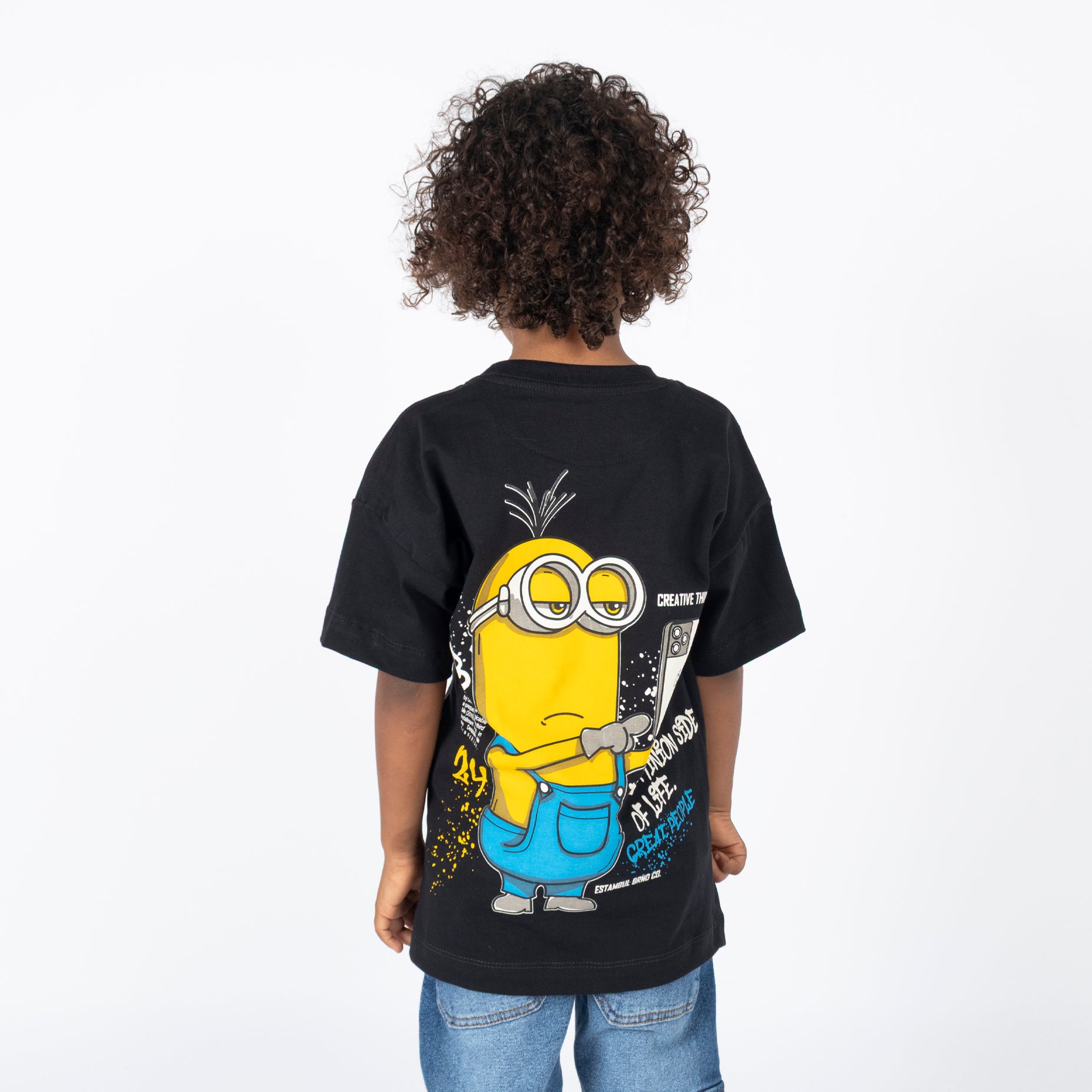 Oversize niño minions