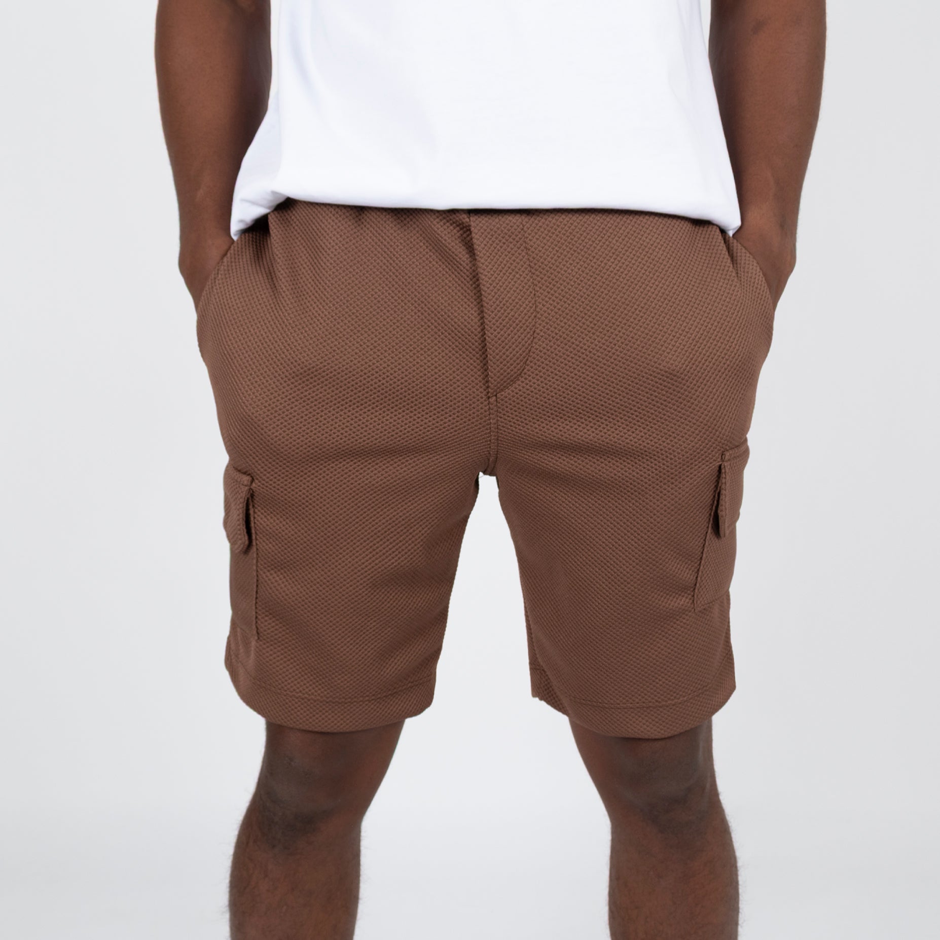 Pantaloneta hombre cargo textura cafe