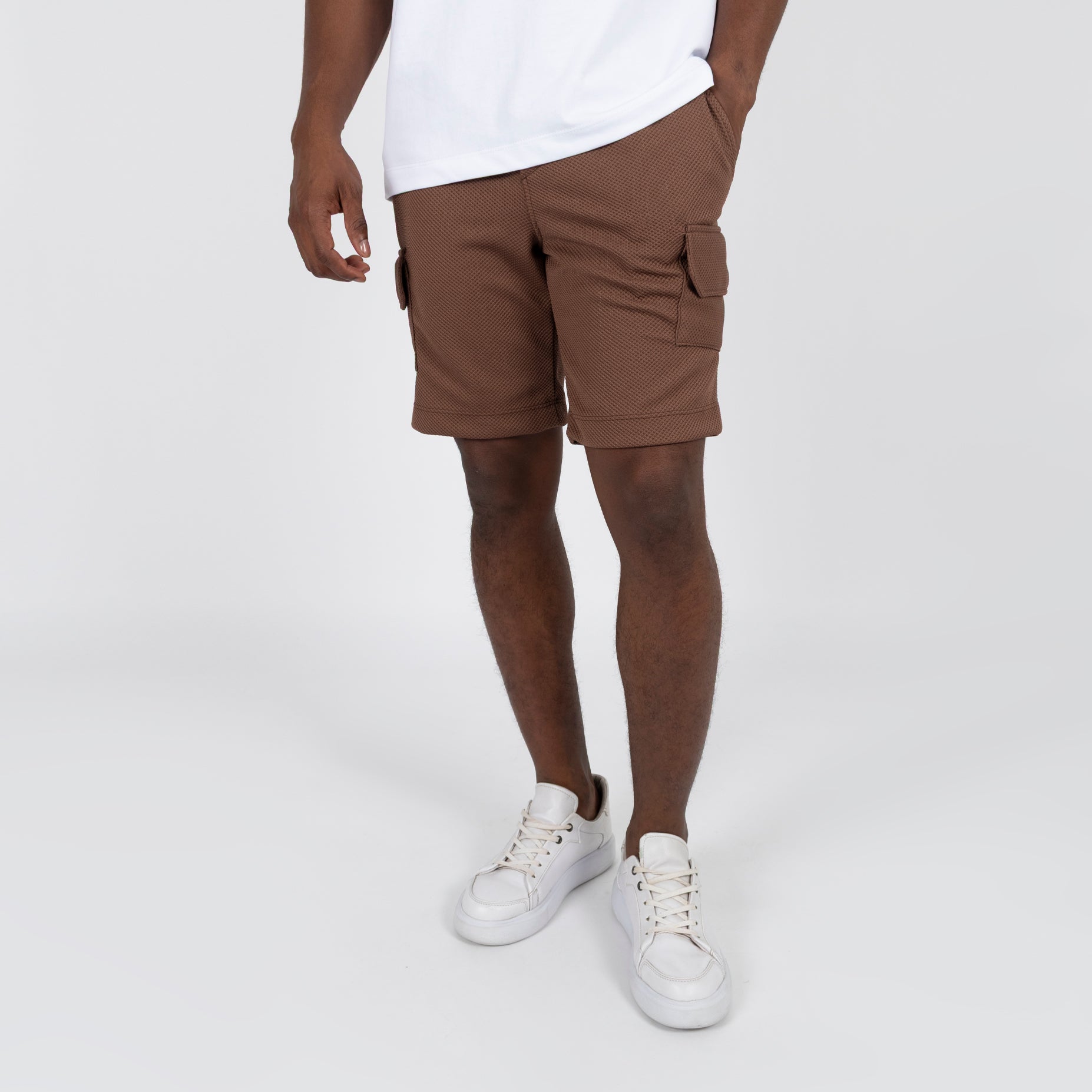Pantaloneta hombre cargo textura cafe