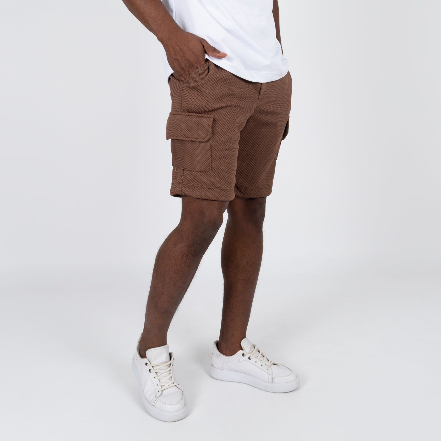 Pantaloneta hombre cargo textura cafe